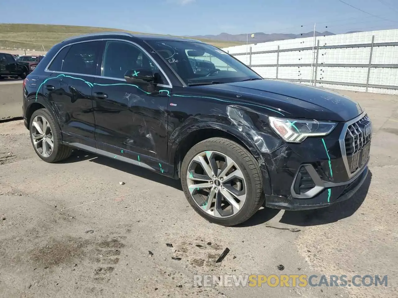 4 fotografías del automóvil dañado WA1EECF30L1080273 AUDI Q3 2020