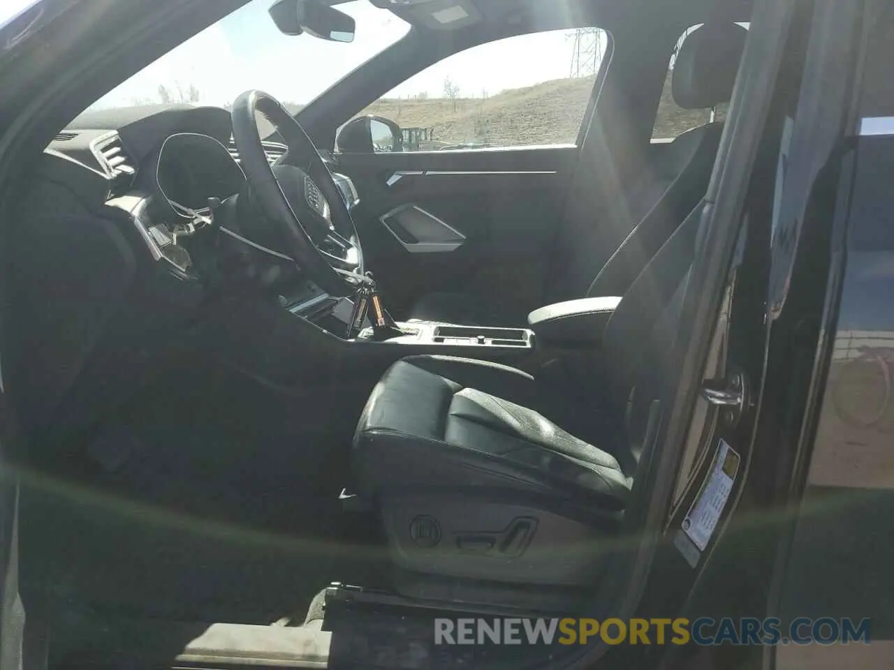7 fotografías del automóvil dañado WA1EECF30L1080273 AUDI Q3 2020
