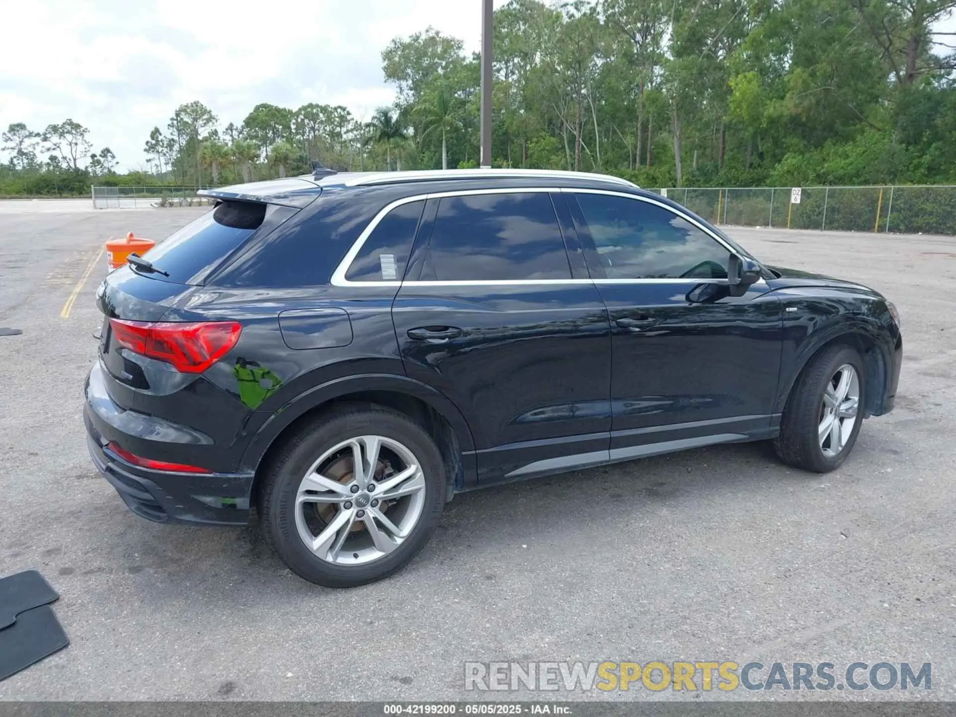 4 fotografías del automóvil dañado WA1EECF33L1052774 AUDI Q3 2020