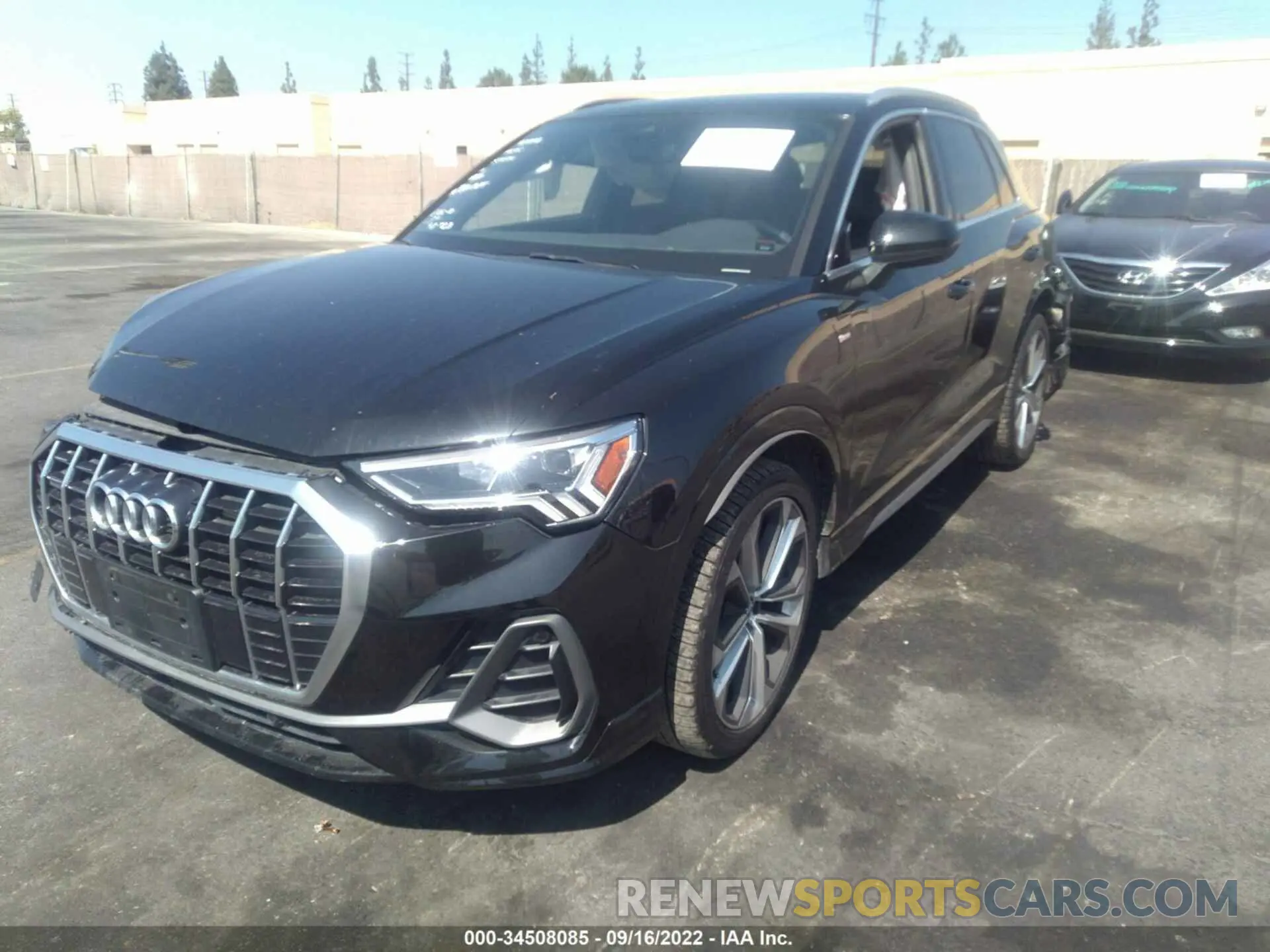 2 fotografías del automóvil dañado WA1EECF33L1056355 AUDI Q3 2020
