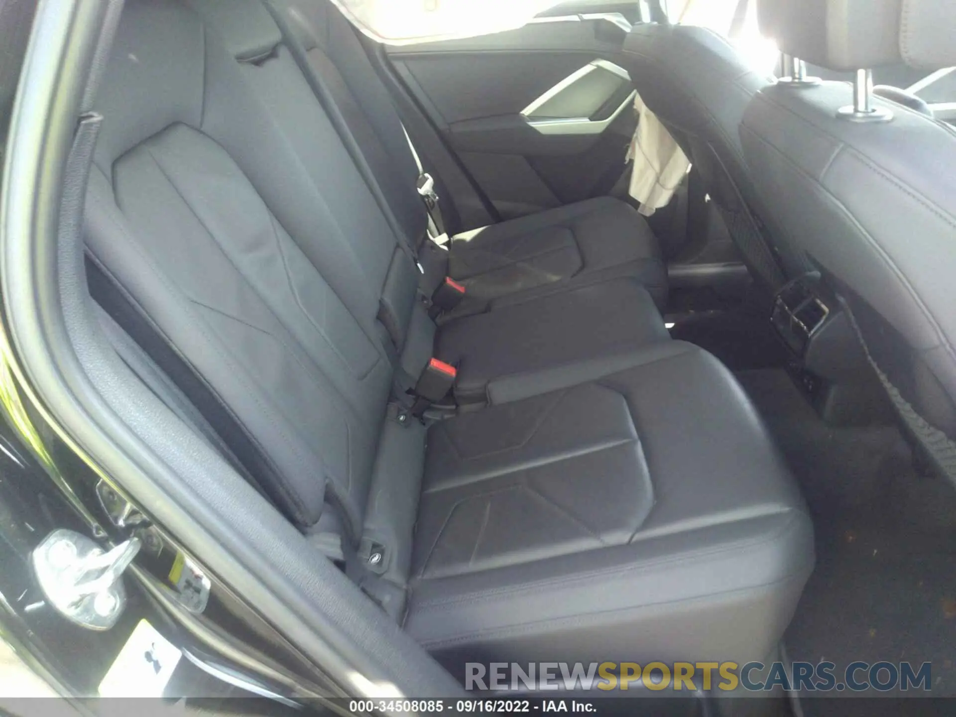 8 fotografías del automóvil dañado WA1EECF33L1056355 AUDI Q3 2020