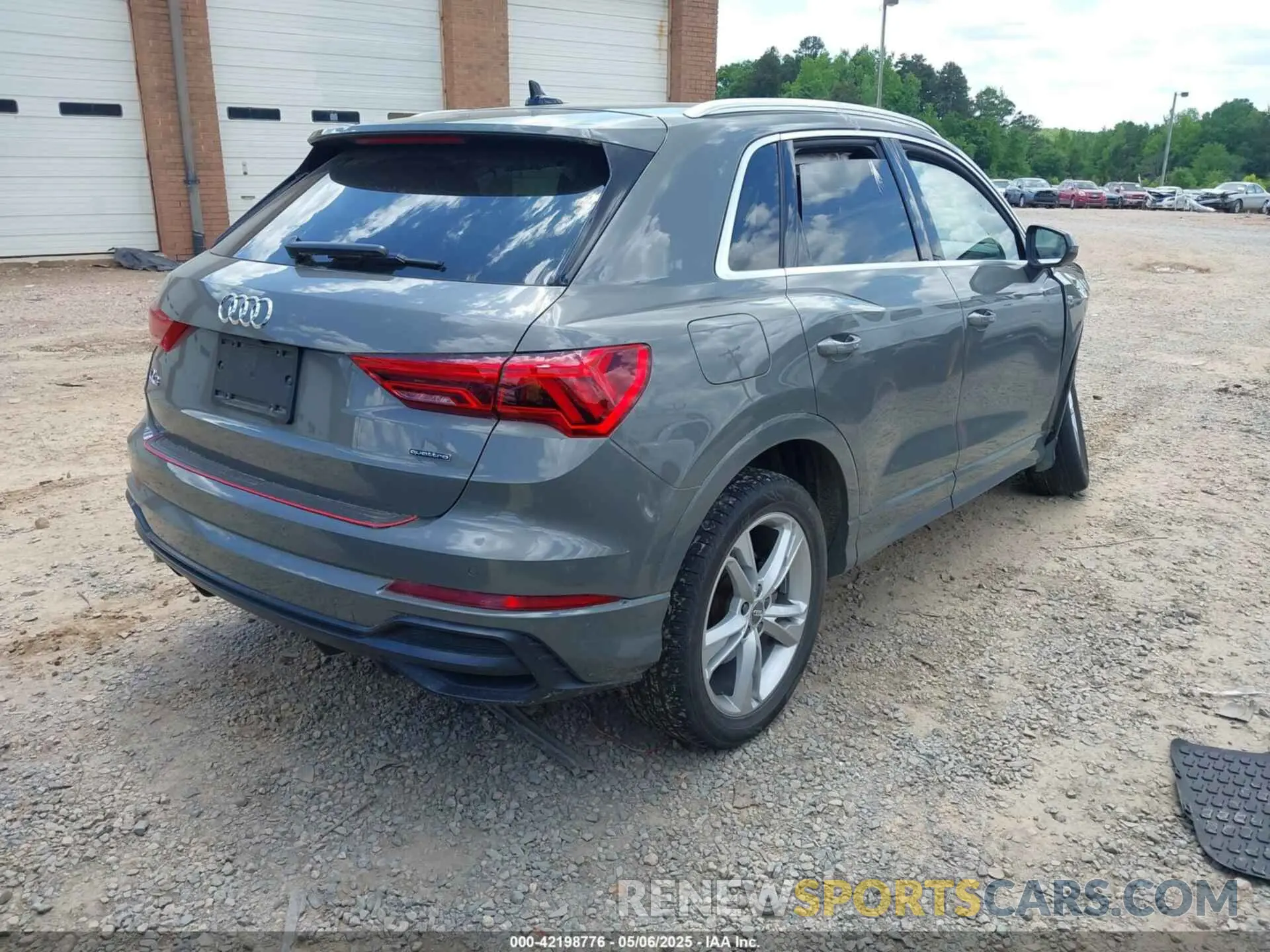 4 fotografías del automóvil dañado WA1EECF34L1030072 AUDI Q3 2020