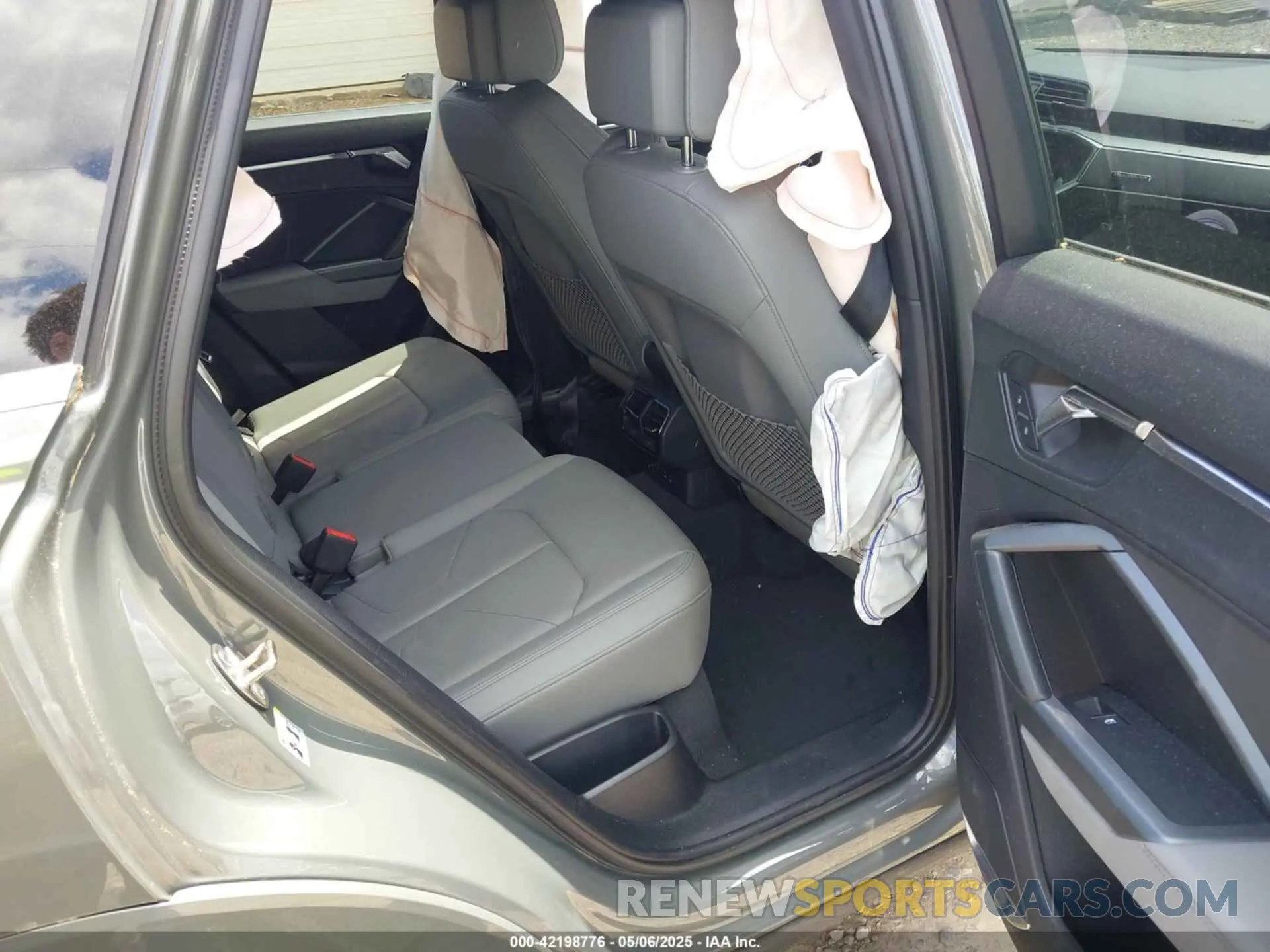 8 fotografías del automóvil dañado WA1EECF34L1030072 AUDI Q3 2020