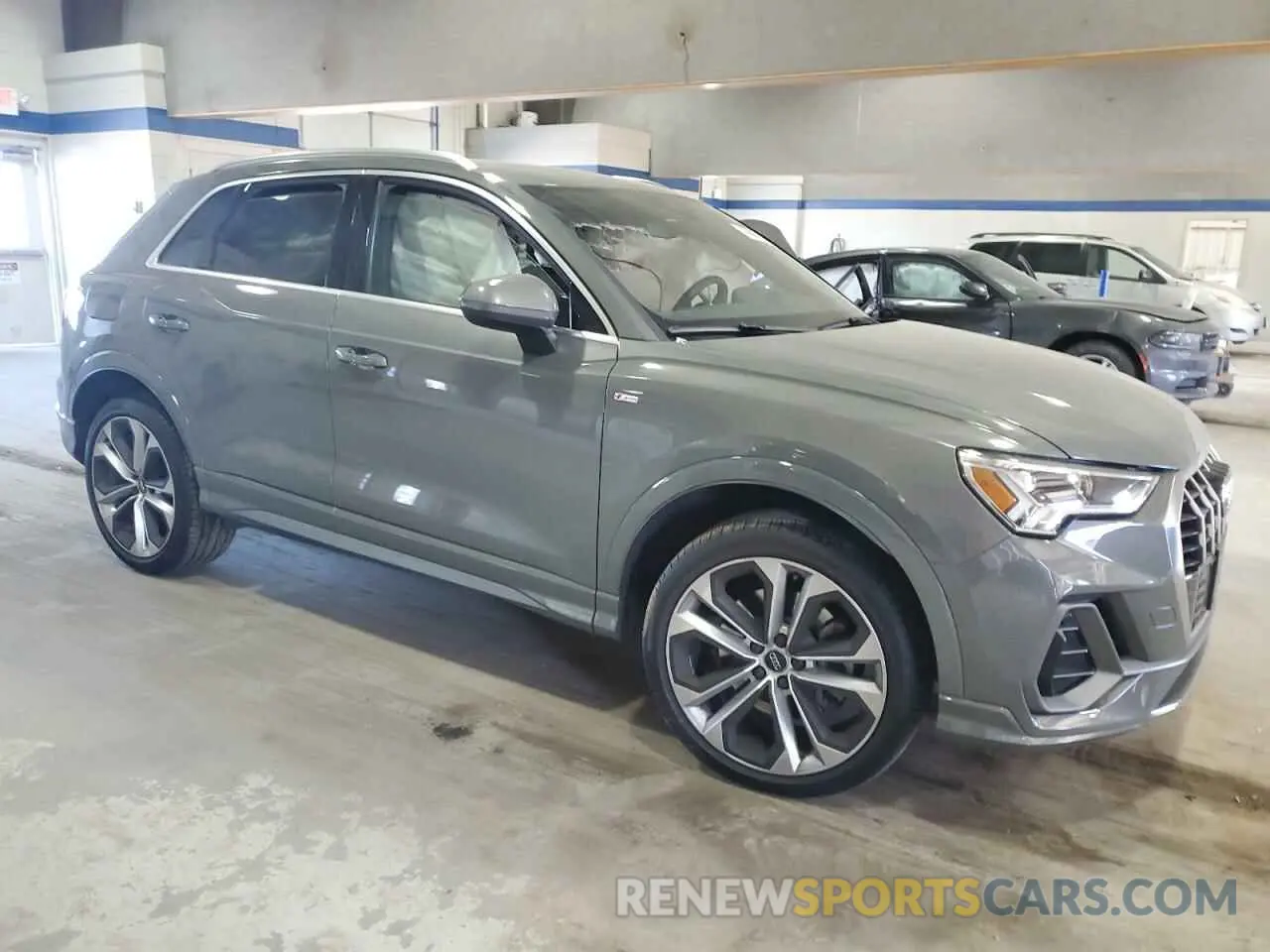 4 fotografías del automóvil dañado WA1EECF34L1113405 AUDI Q3 2020