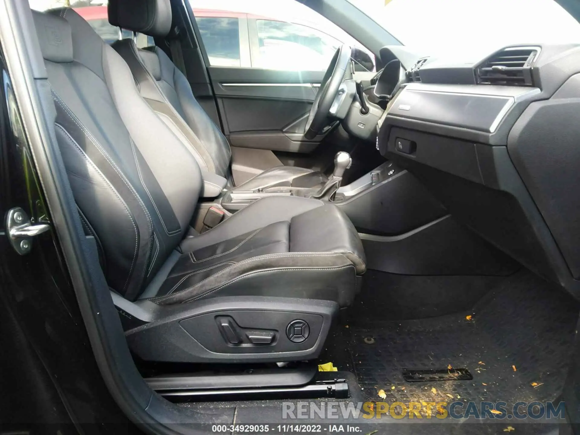 5 fotografías del automóvil dañado WA1EECF35L1084951 AUDI Q3 2020