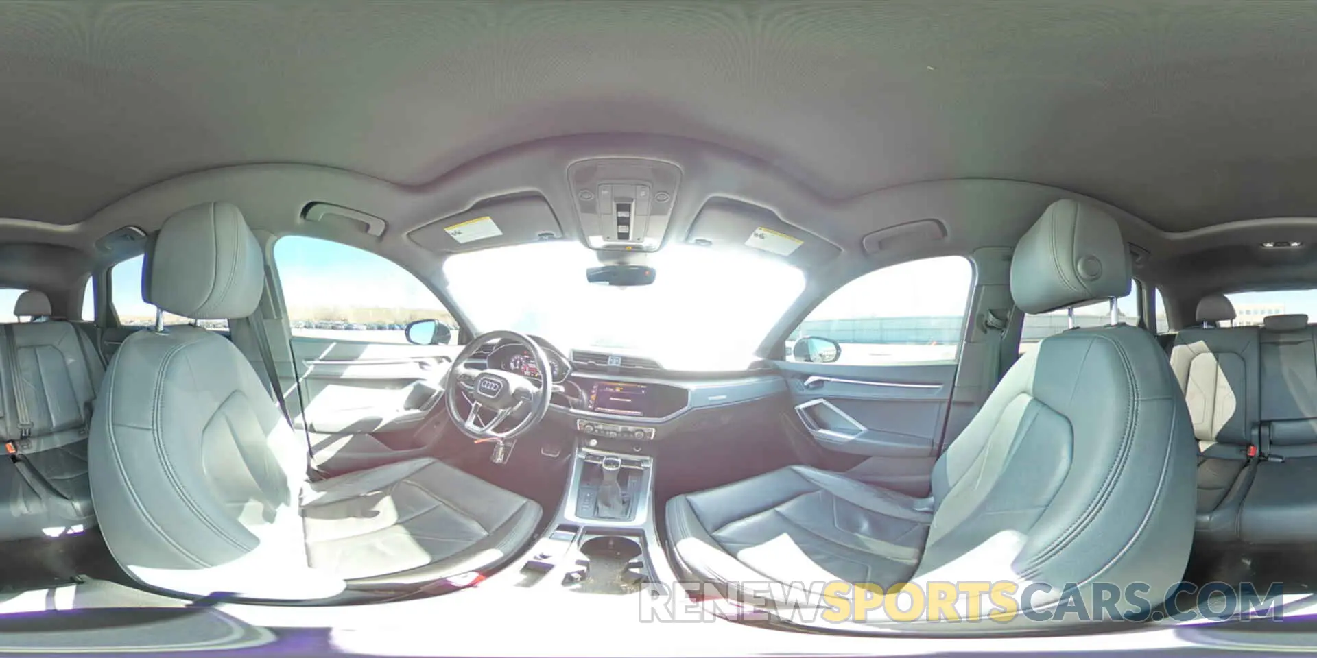15 fotografías del automóvil dañado WA1EECF36L1040120 AUDI Q3 2020