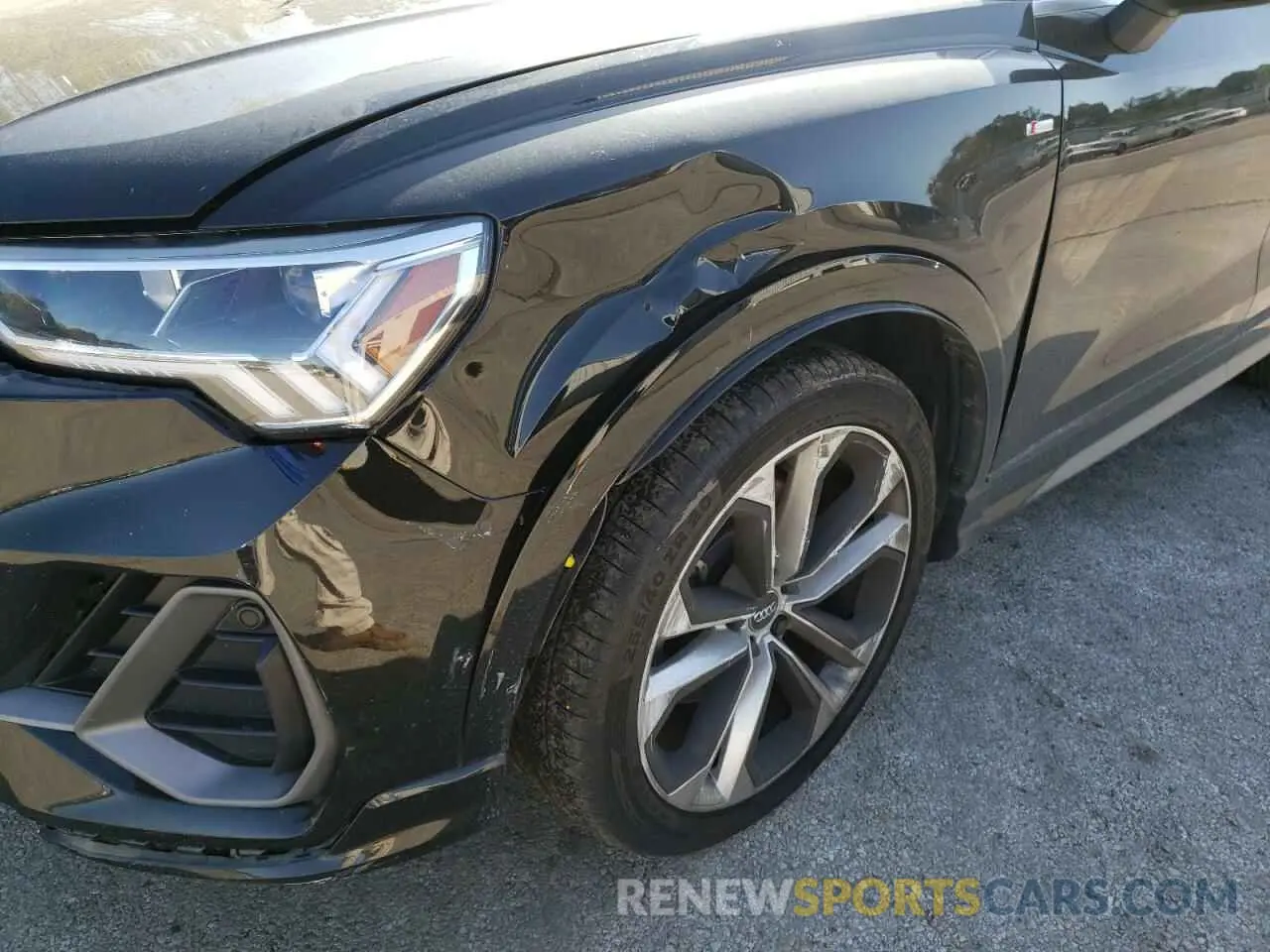 9 fotografías del automóvil dañado WA1EECF37L1020863 AUDI Q3 2020