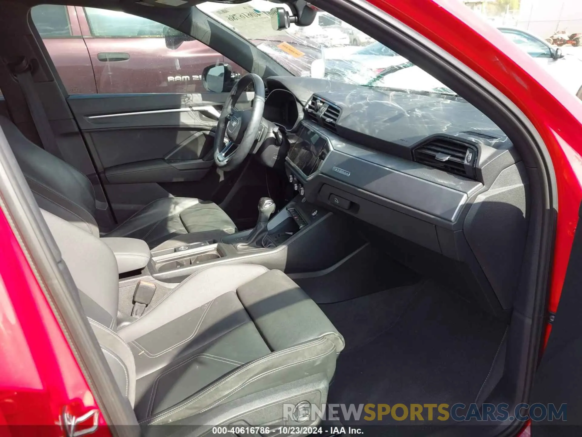 5 fotografías del automóvil dañado WA1EECF38L1088492 AUDI Q3 2020