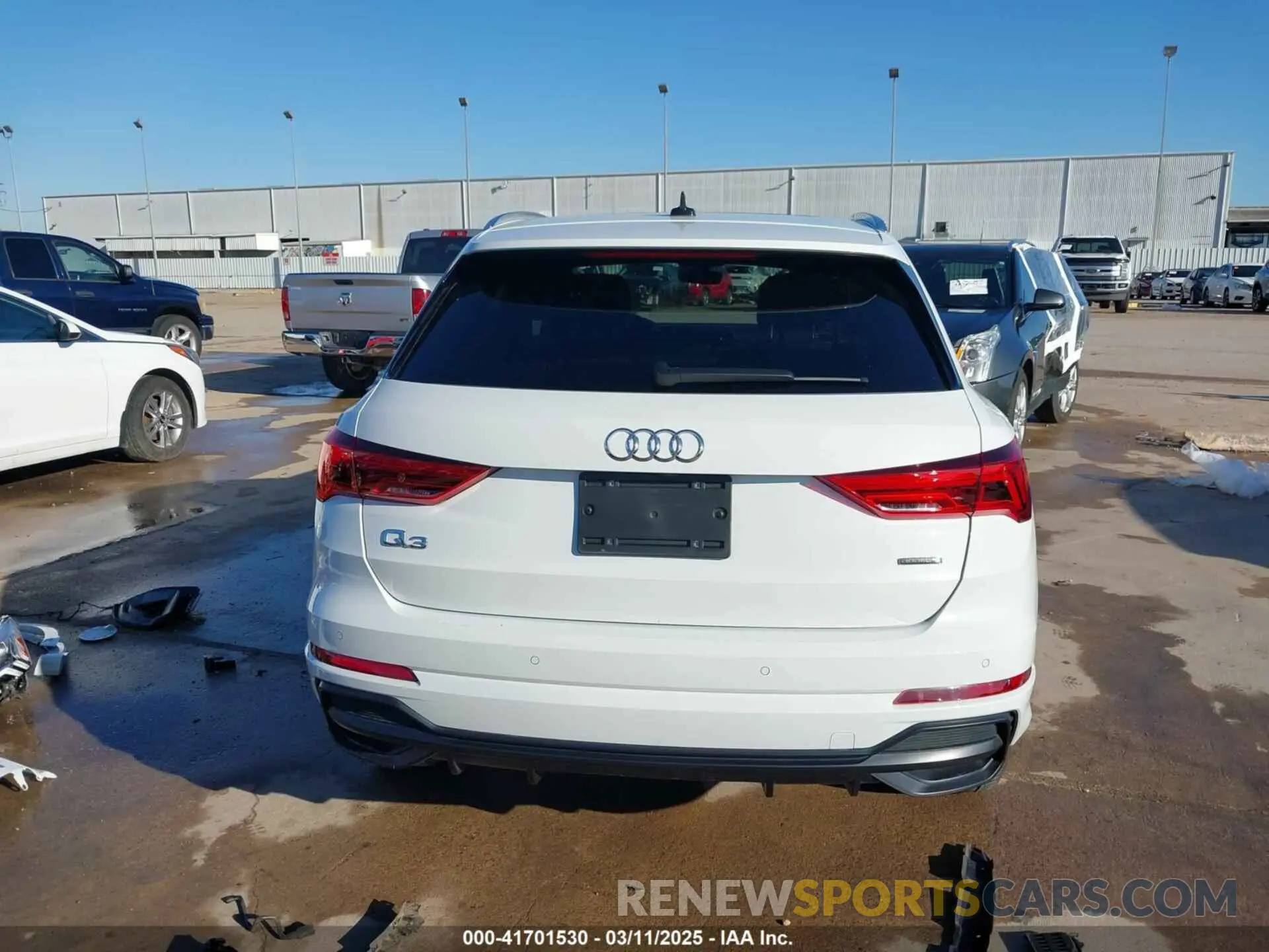 17 fotografías del automóvil dañado WA1EECF38L1089030 AUDI Q3 2020