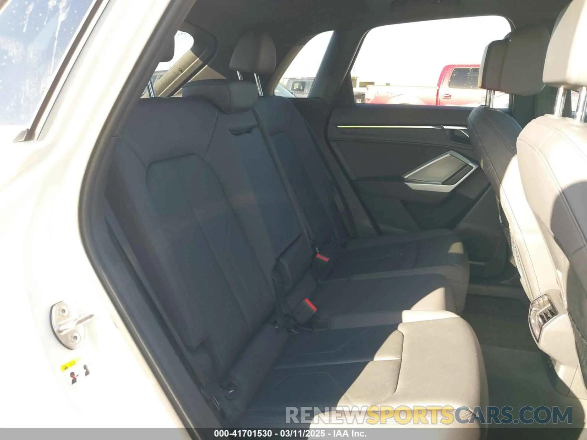 8 fotografías del automóvil dañado WA1EECF38L1089030 AUDI Q3 2020