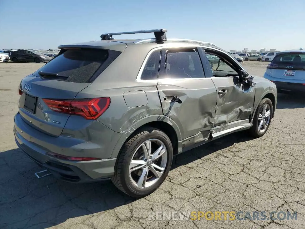 3 fotografías del automóvil dañado WA1EECF39L1118860 AUDI Q3 2020