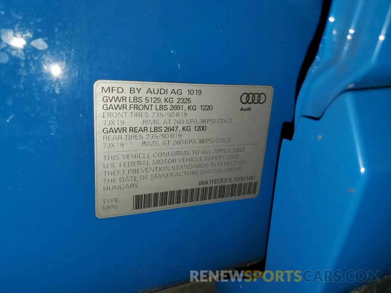 13 fotografías del automóvil dañado WA1FECF31L1030180 AUDI Q3 2020