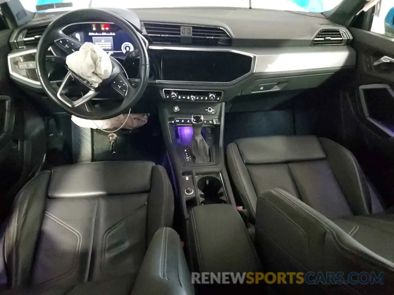 8 fotografías del automóvil dañado WA1FECF31L1030180 AUDI Q3 2020