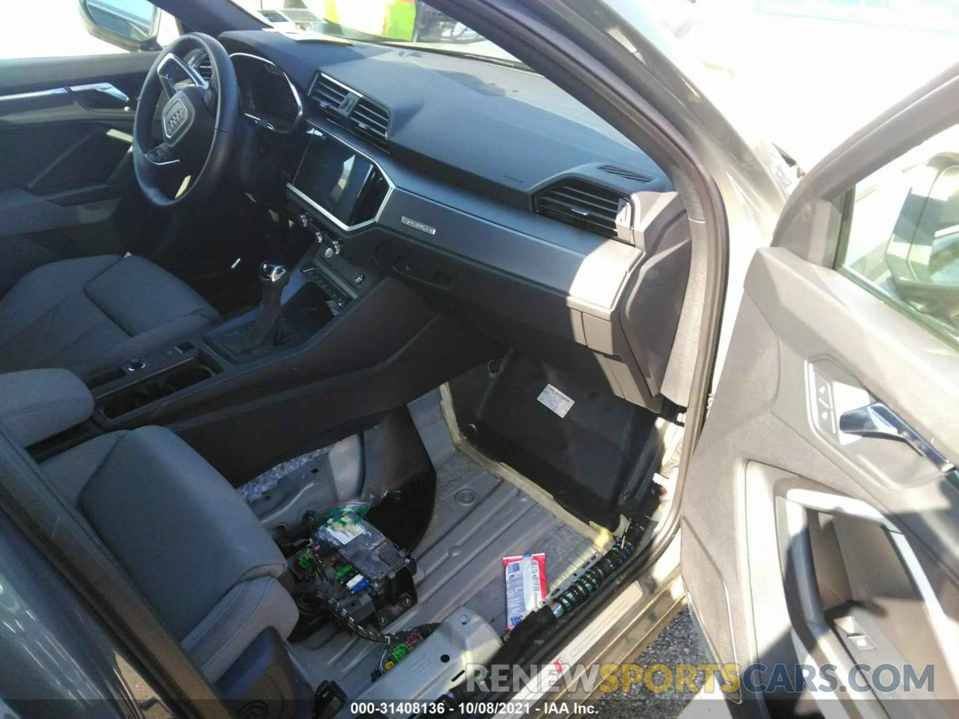 5 fotografías del automóvil dañado WA1FECF32L1036487 AUDI Q3 2020