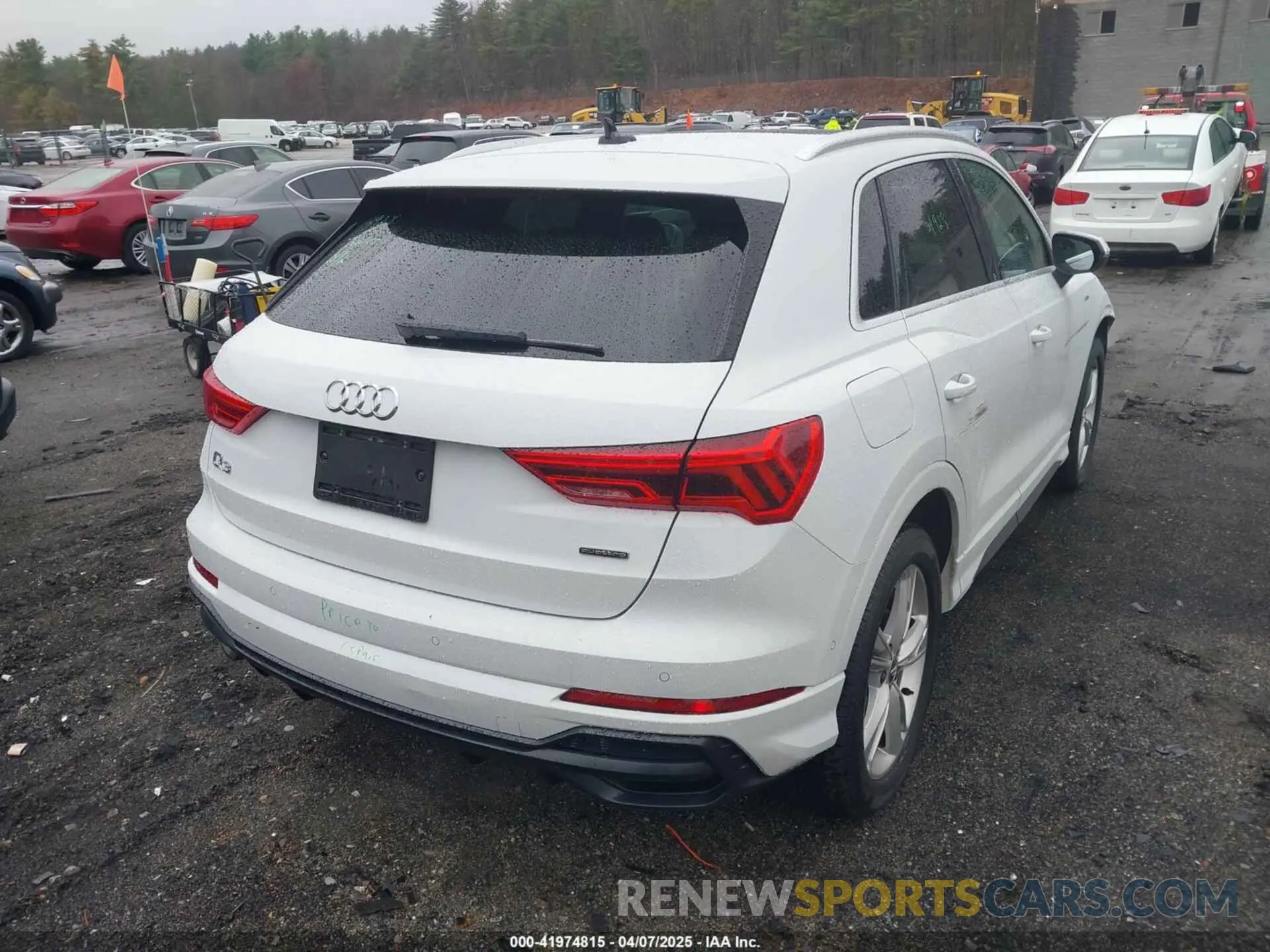 4 fotografías del automóvil dañado WA1FECF32L1105422 AUDI Q3 2020
