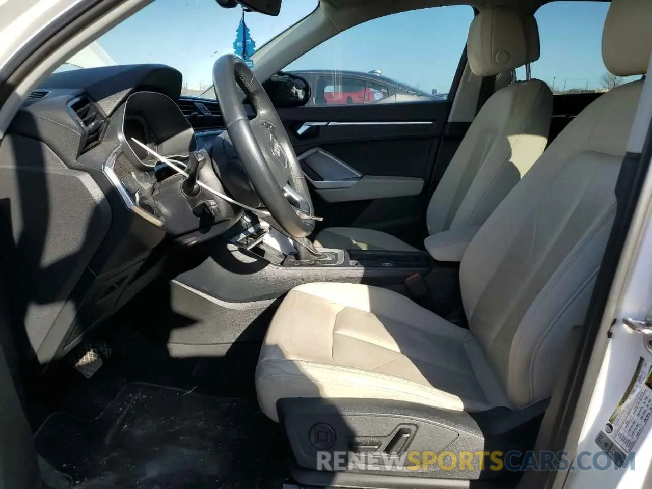 7 fotografías del automóvil dañado WA1AUCF32M1067589 AUDI Q3 2021