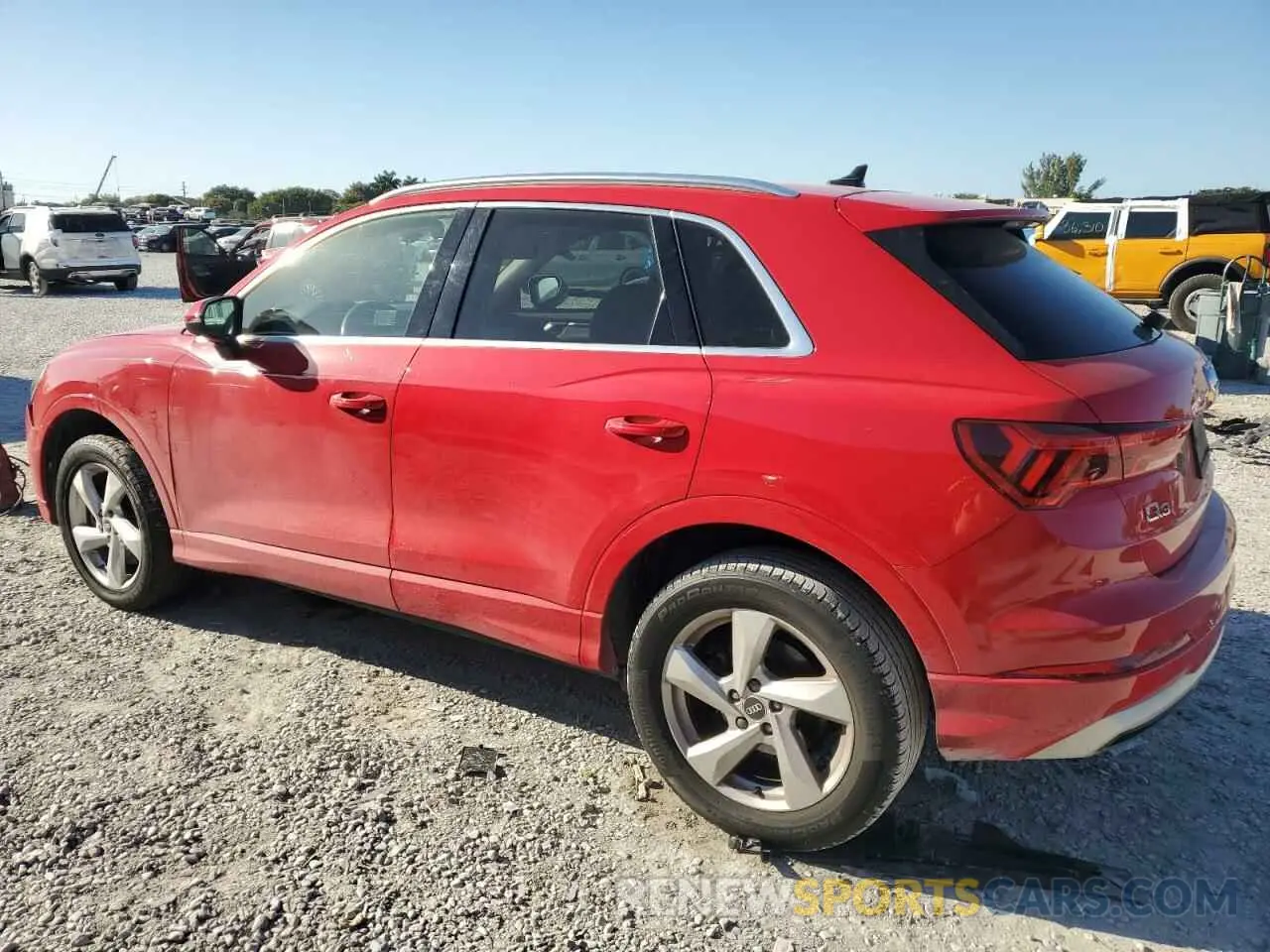 2 fotografías del automóvil dañado WA1AUCF33M1062126 AUDI Q3 2021