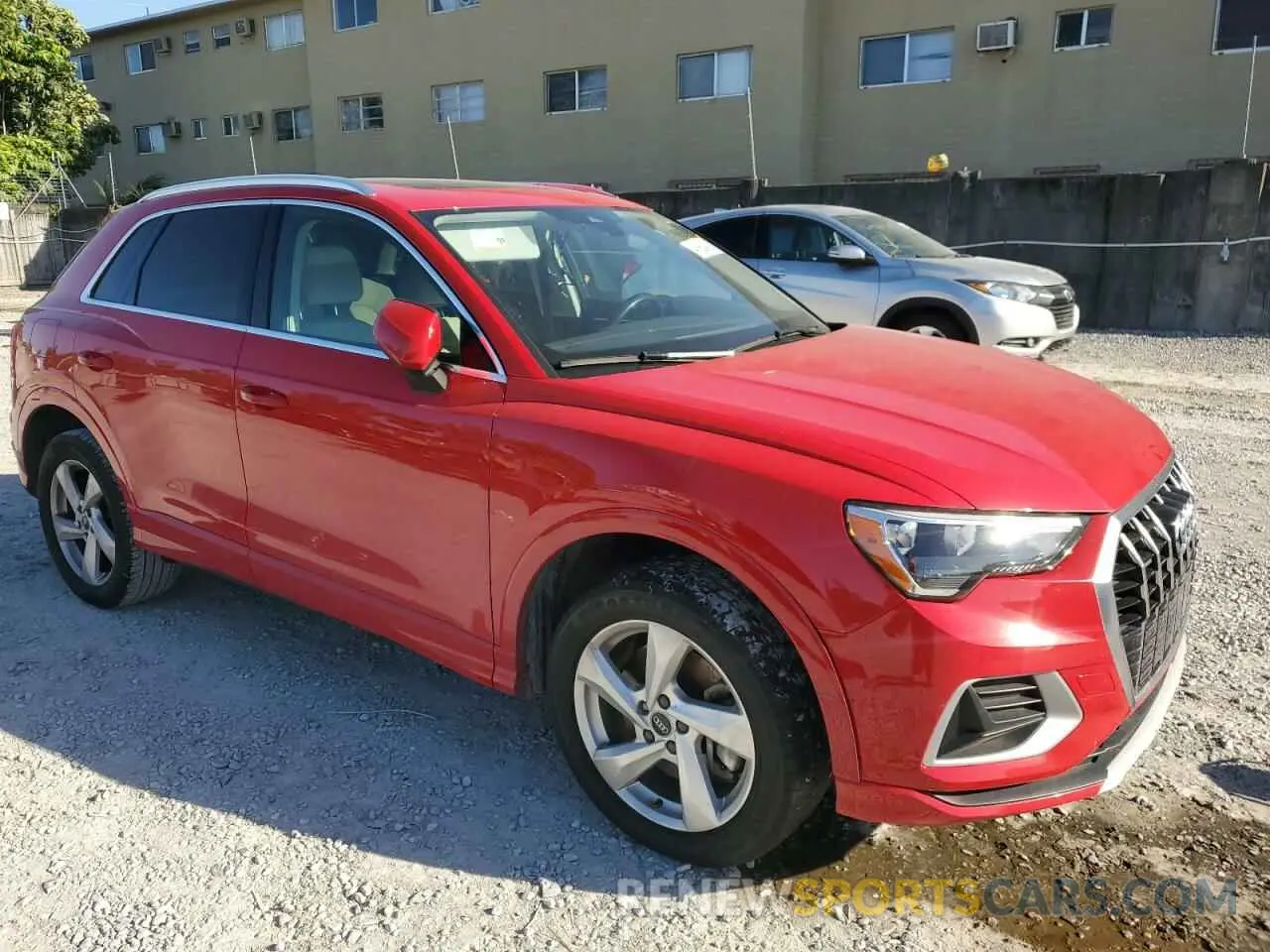 4 fotografías del automóvil dañado WA1AUCF33M1062126 AUDI Q3 2021