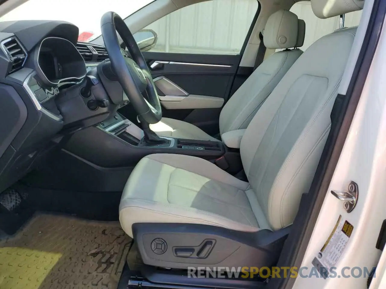 7 fotografías del automóvil dañado WA1AUCF33M1072154 AUDI Q3 2021
