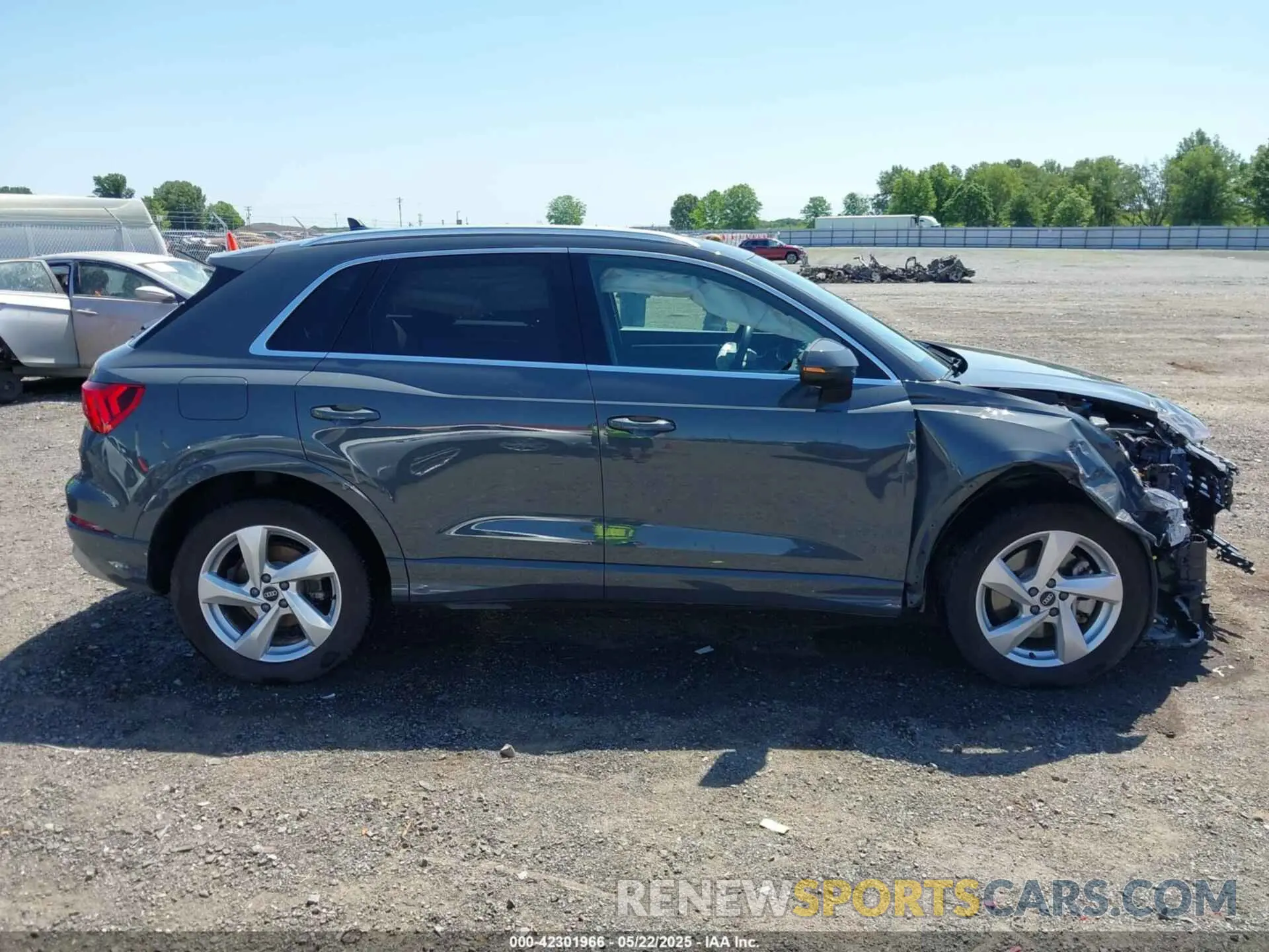 13 fotografías del automóvil dañado WA1AUCF35M1065609 AUDI Q3 2021