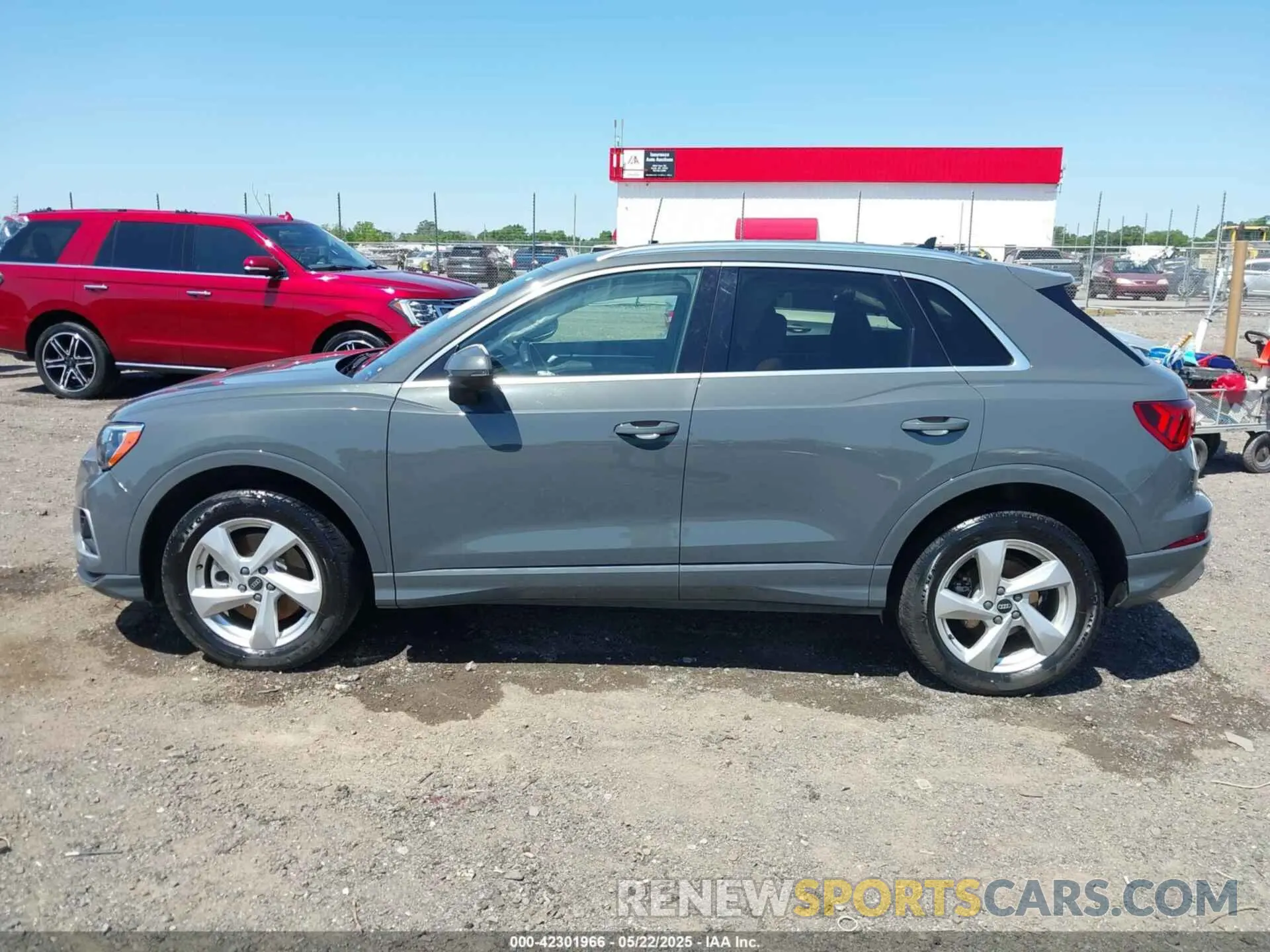 14 fotografías del automóvil dañado WA1AUCF35M1065609 AUDI Q3 2021