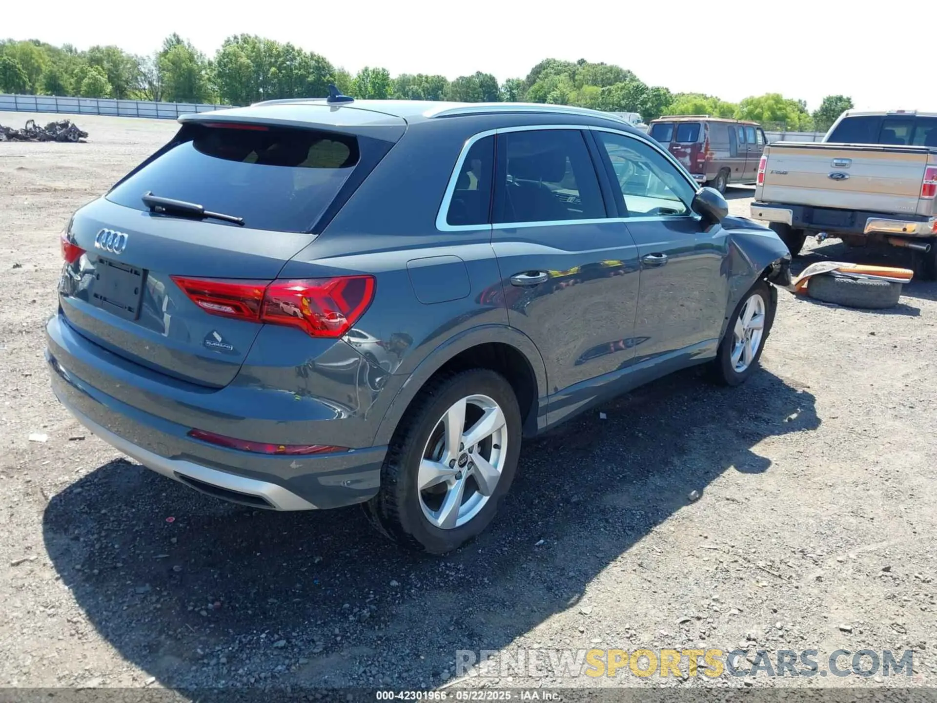 4 fotografías del automóvil dañado WA1AUCF35M1065609 AUDI Q3 2021