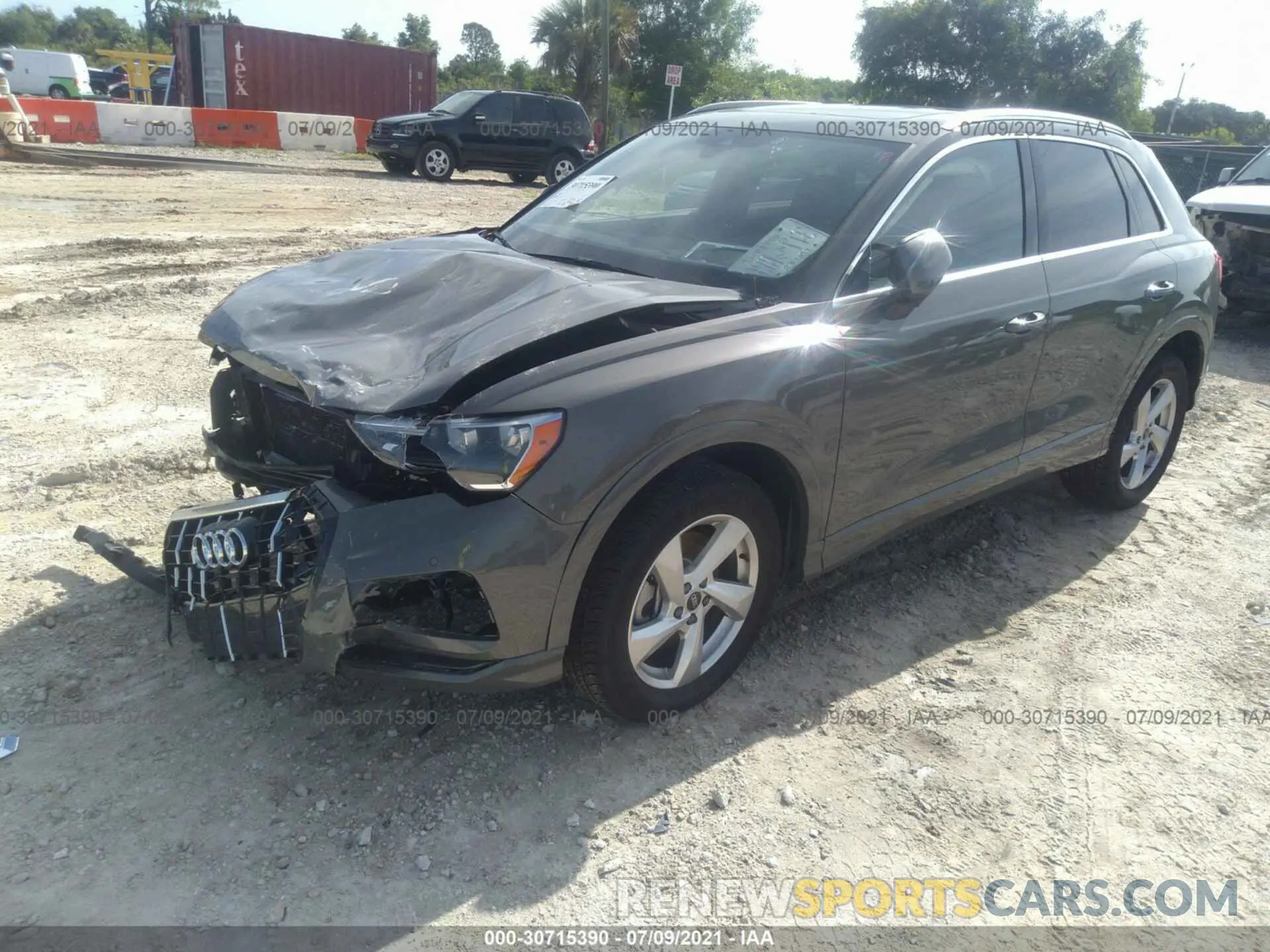 2 fotografías del automóvil dañado WA1AUCF38M1065796 AUDI Q3 2021