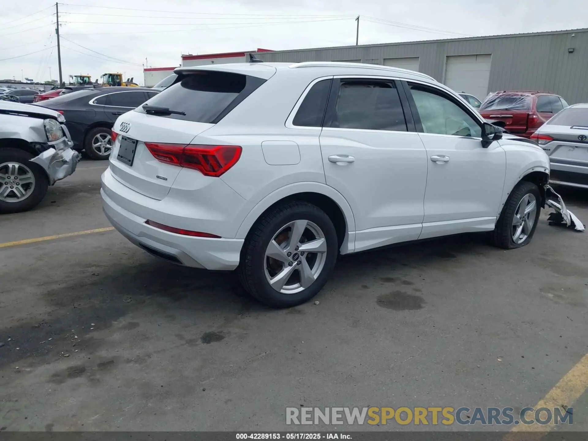4 fotografías del automóvil dañado WA1AUCF39M1068531 AUDI Q3 2021