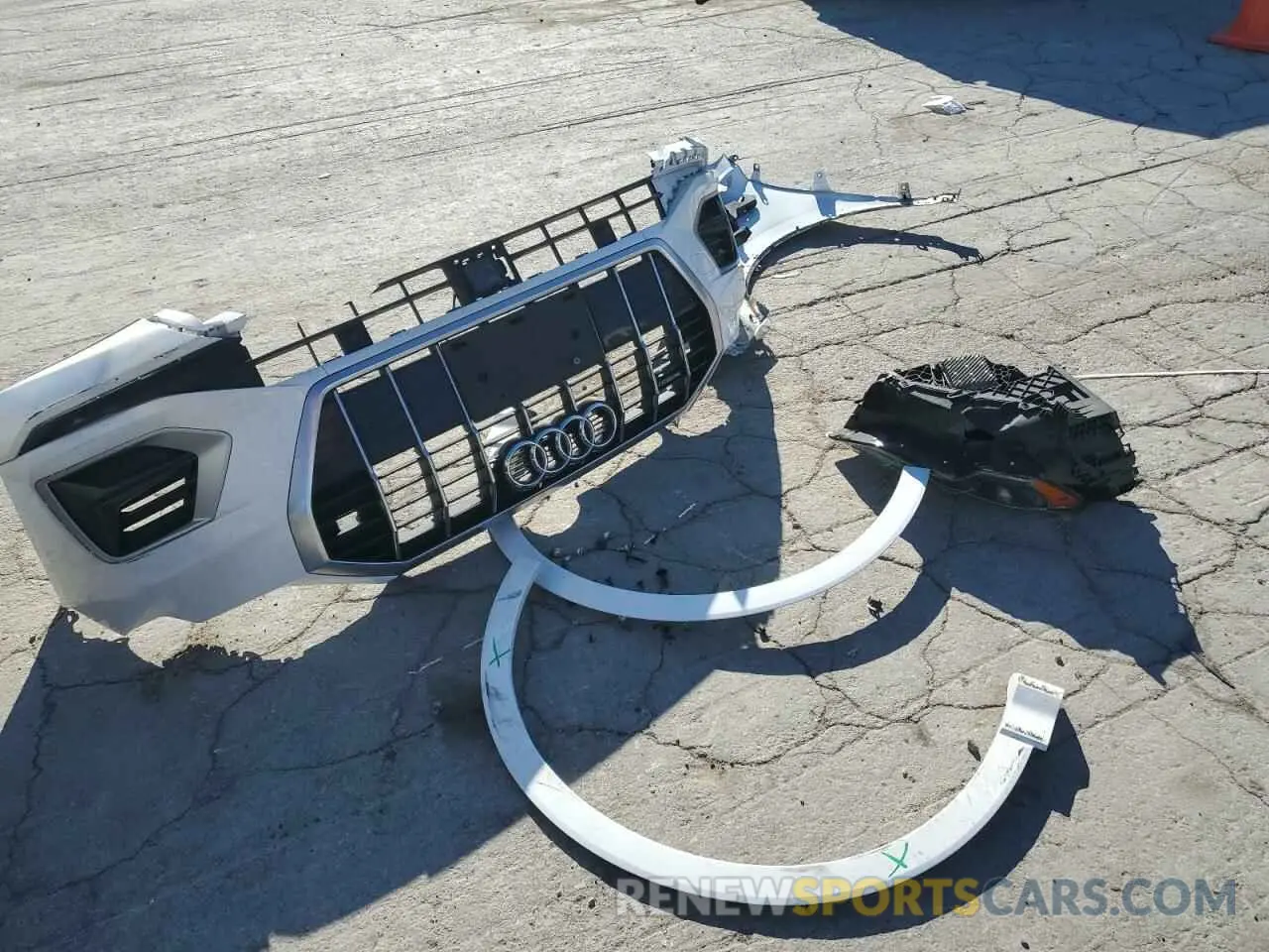 13 fotografías del automóvil dañado WA1AUCF3XM1092773 AUDI Q3 2021