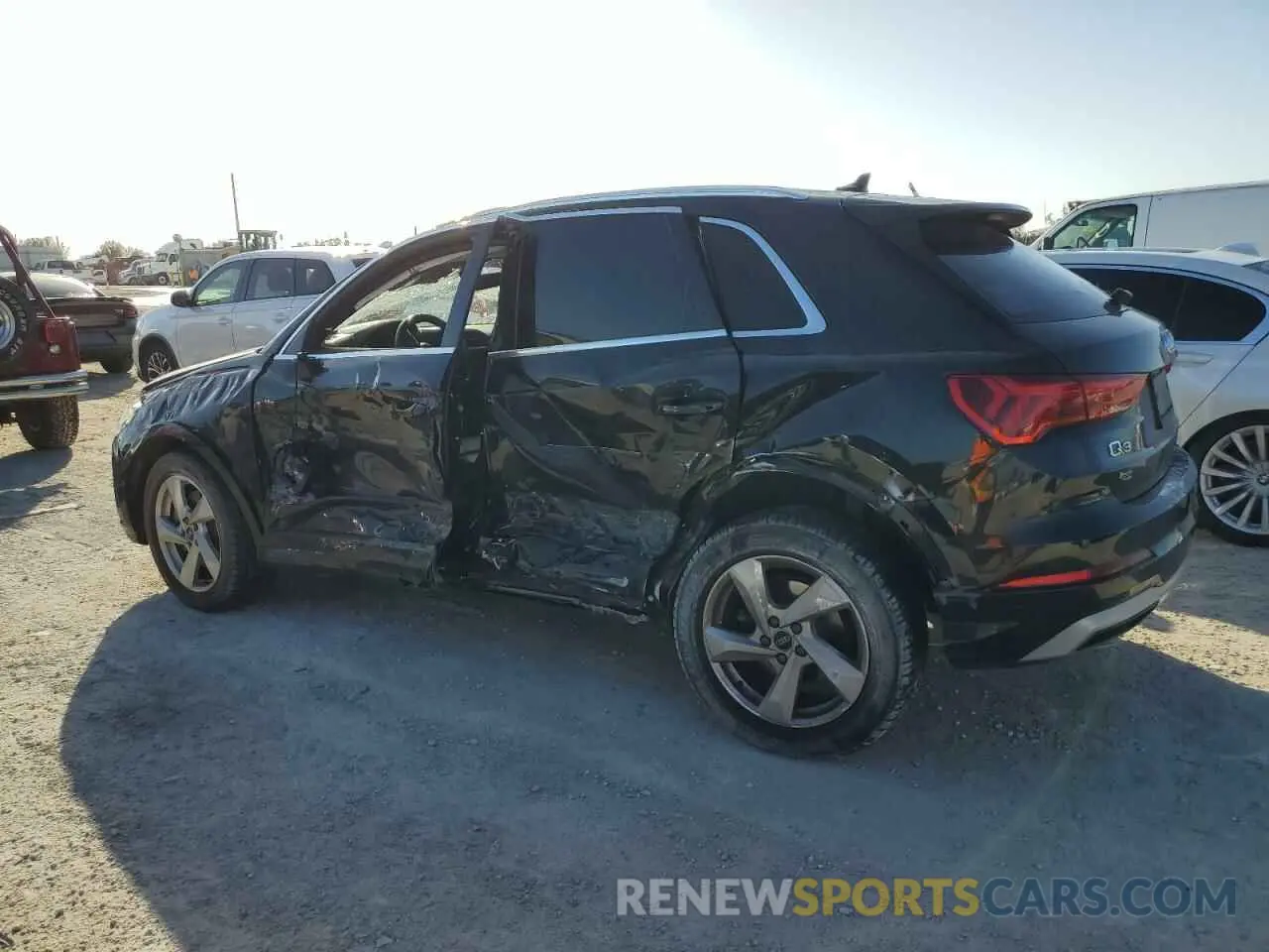 2 fotografías del automóvil dañado WA1AUCF3XM1102072 AUDI Q3 2021