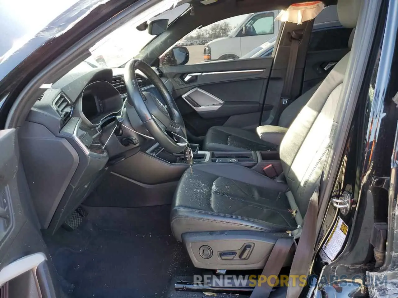 7 fotografías del automóvil dañado WA1AUCF3XM1102072 AUDI Q3 2021