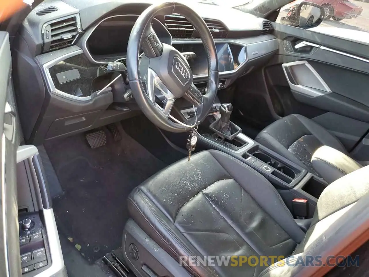 8 fotografías del automóvil dañado WA1AUCF3XM1102072 AUDI Q3 2021