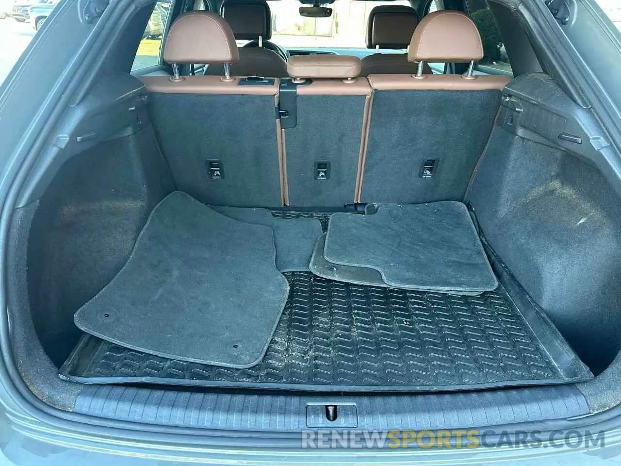 11 fotografías del automóvil dañado WA1AUCF3XM1102363 AUDI Q3 2021