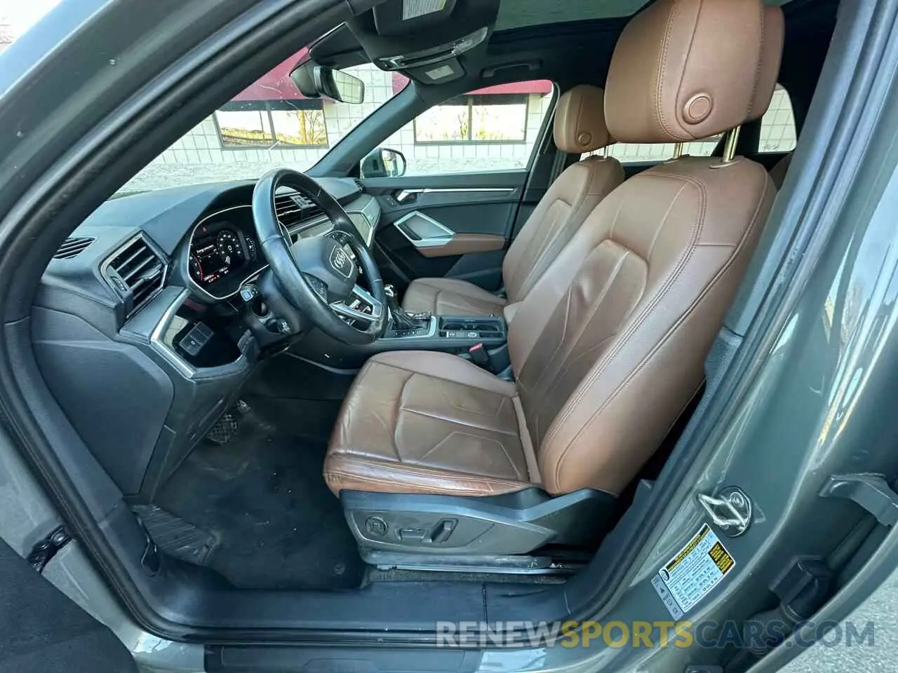 12 fotografías del automóvil dañado WA1AUCF3XM1102363 AUDI Q3 2021