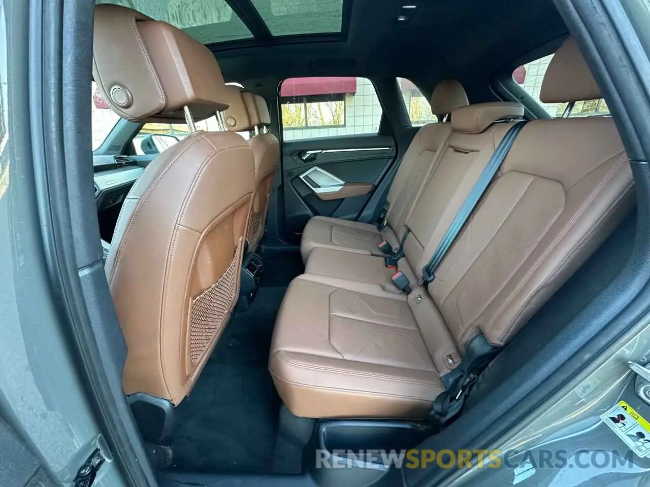 14 fotografías del automóvil dañado WA1AUCF3XM1102363 AUDI Q3 2021