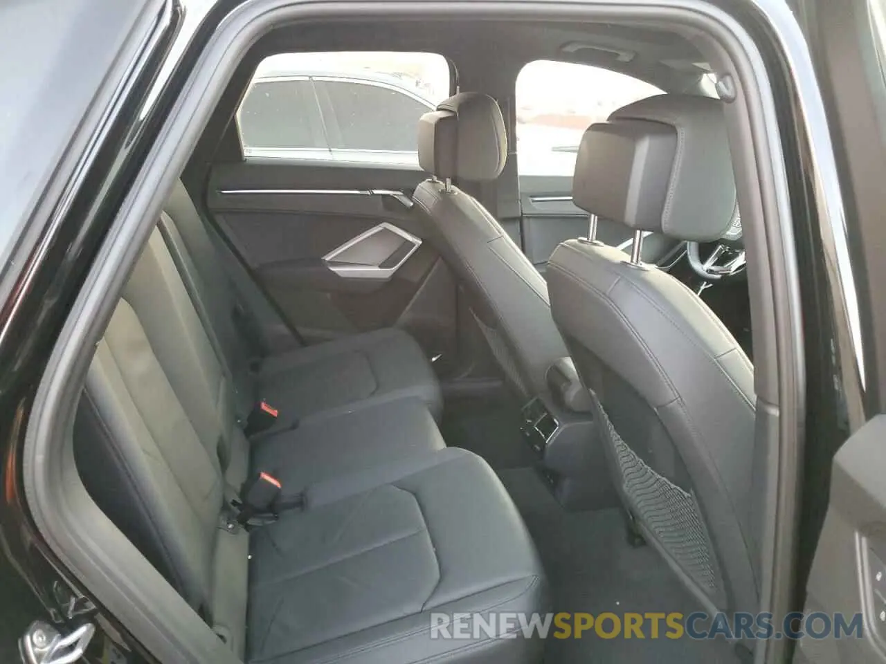 11 fotografías del automóvil dañado WA1BUCF32M1110302 AUDI Q3 2021
