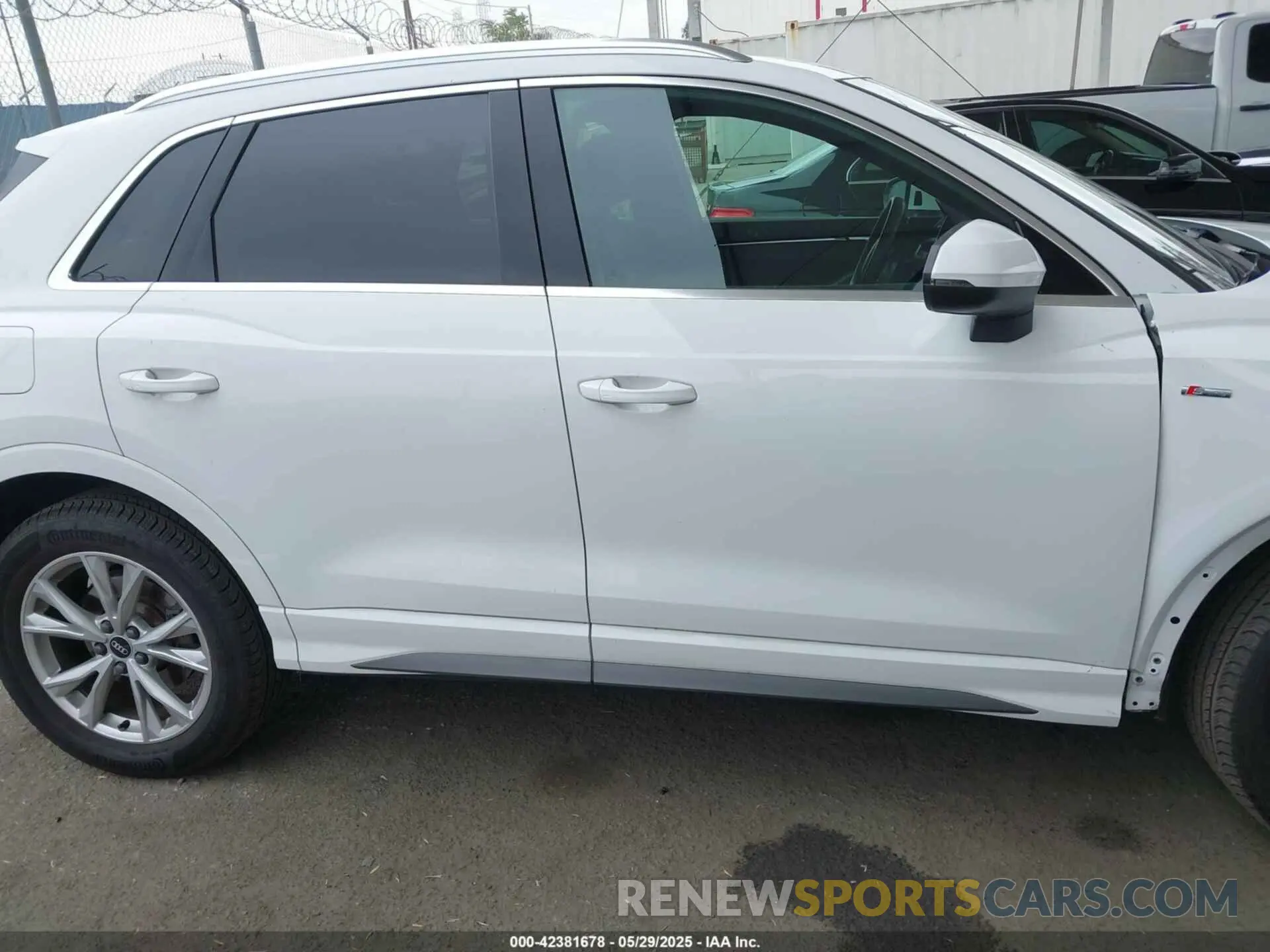 14 fotografías del automóvil dañado WA1DECF31M1074155 AUDI Q3 2021
