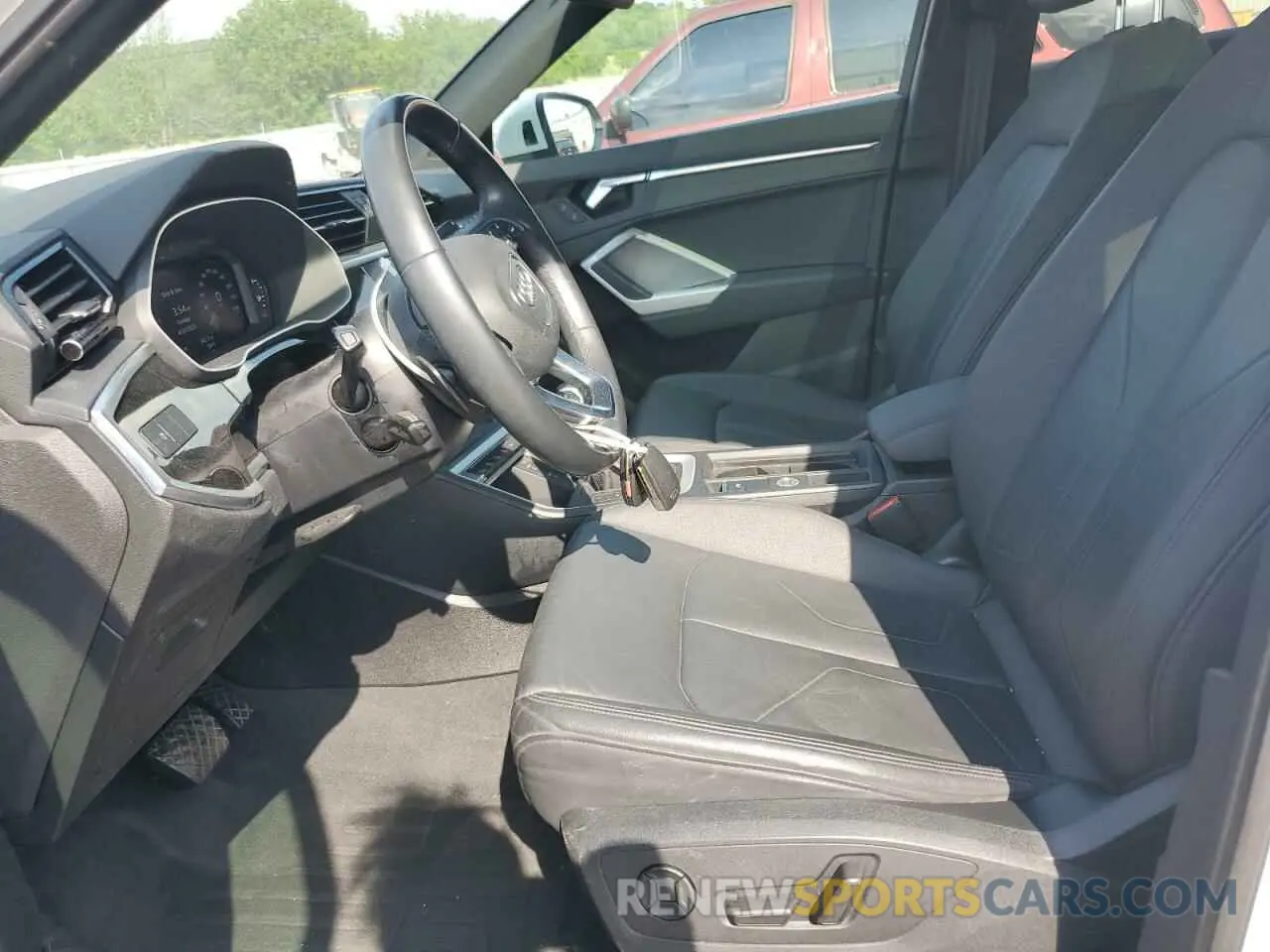 7 fotografías del automóvil dañado WA1DECF32M1045084 AUDI Q3 2021