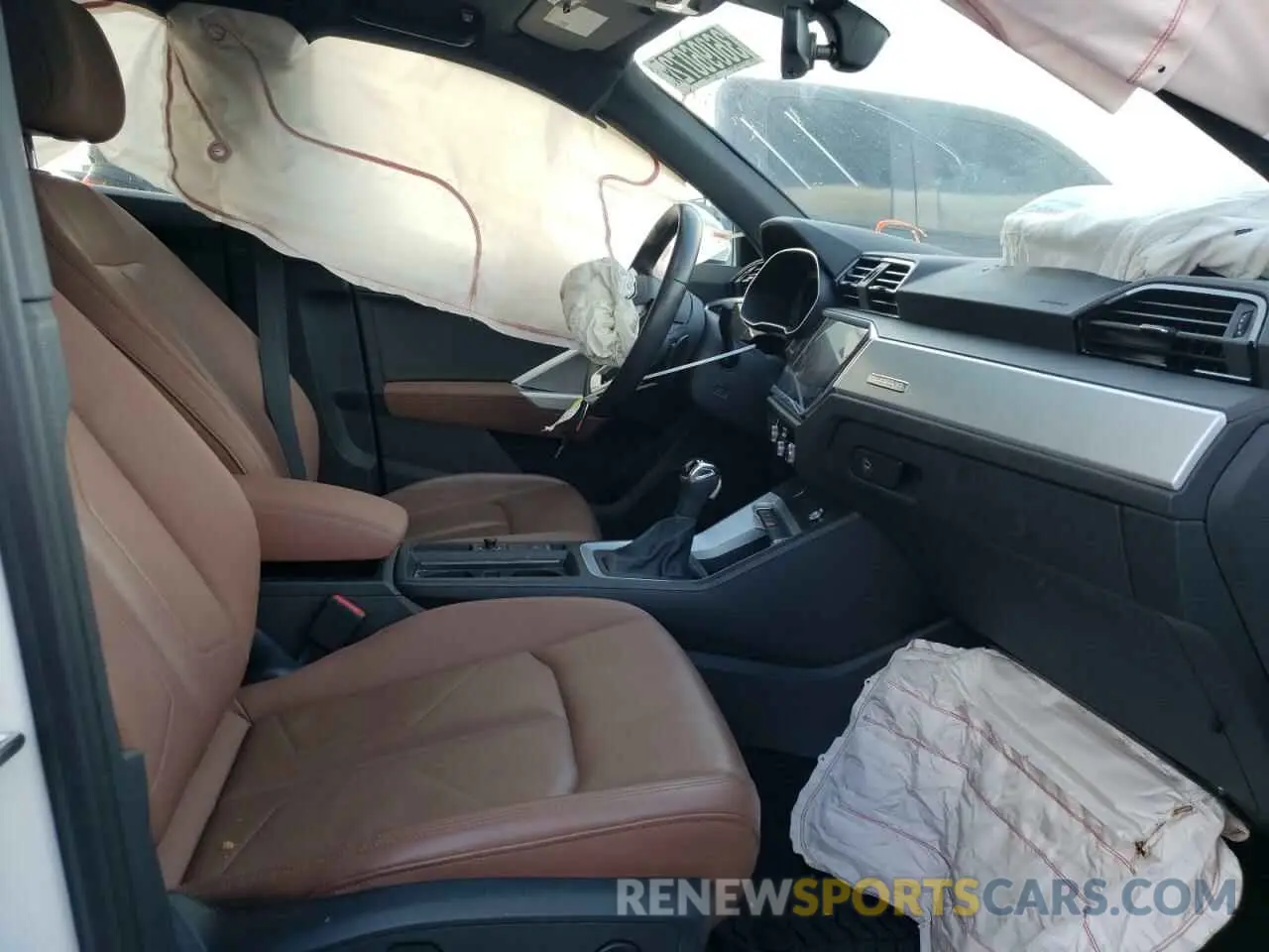 5 fotografías del automóvil dañado WA1DECF37M1022075 AUDI Q3 2021