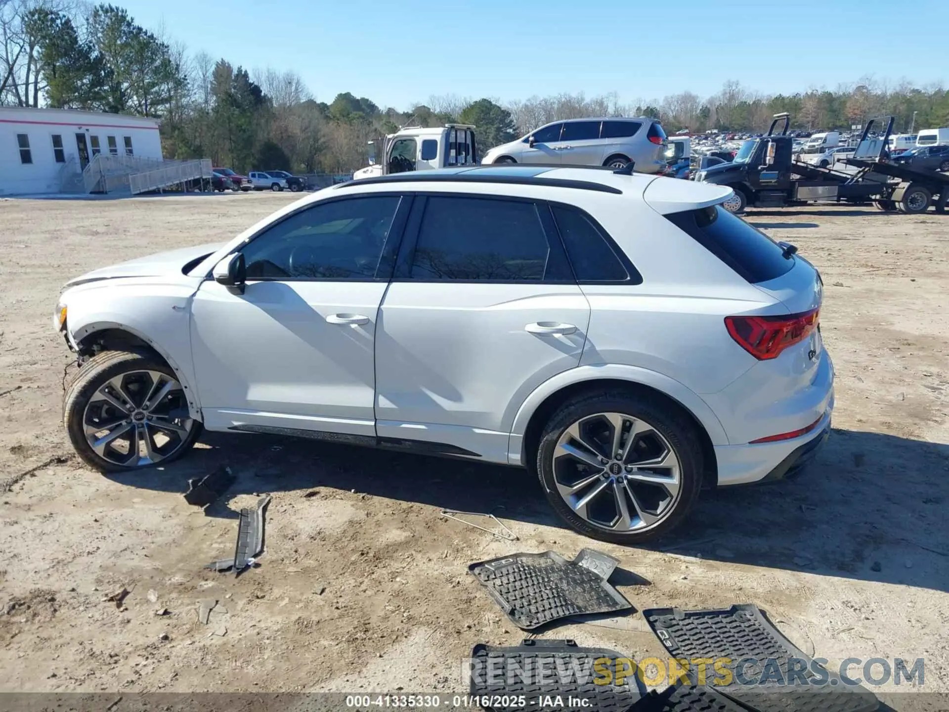 13 fotografías del automóvil dañado WA1DECF37M1149439 AUDI Q3 2021