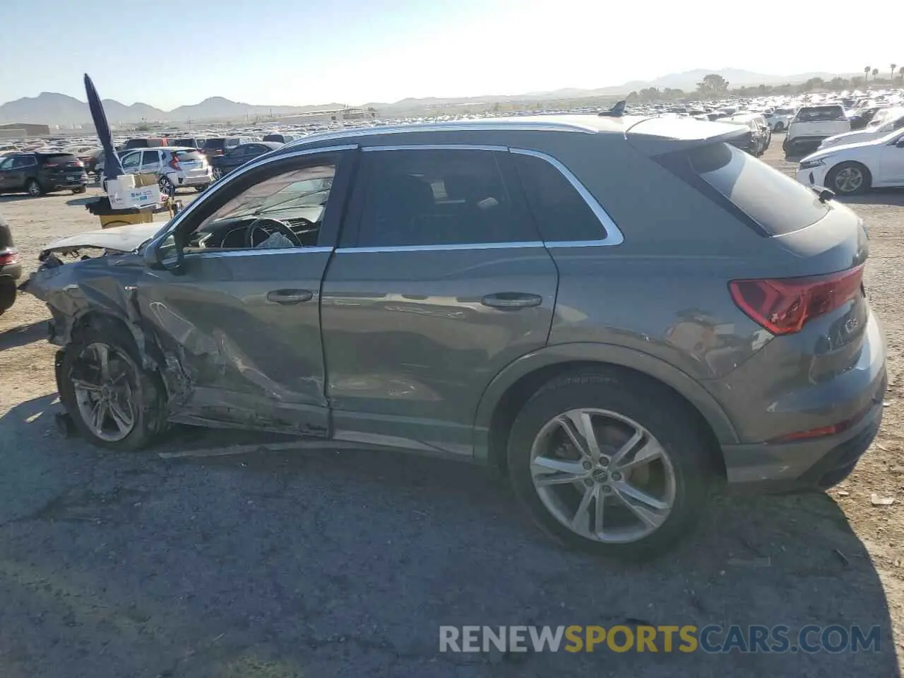 2 fotografías del automóvil dañado WA1EECF35M1153722 AUDI Q3 2021
