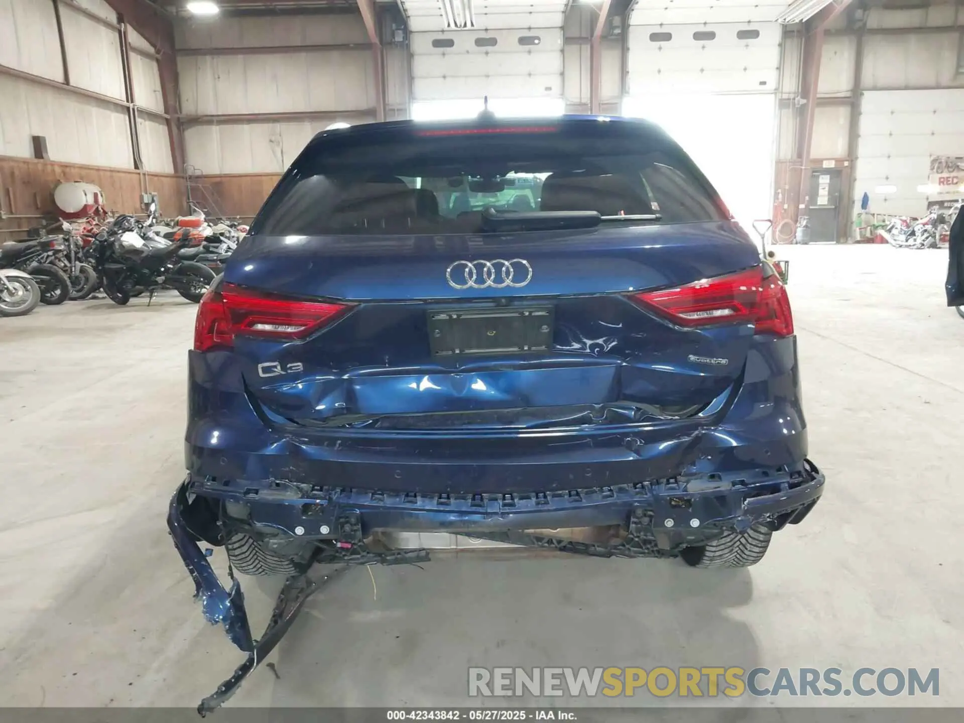 16 fotografías del automóvil dañado WA1EECF36M1061776 AUDI Q3 2021