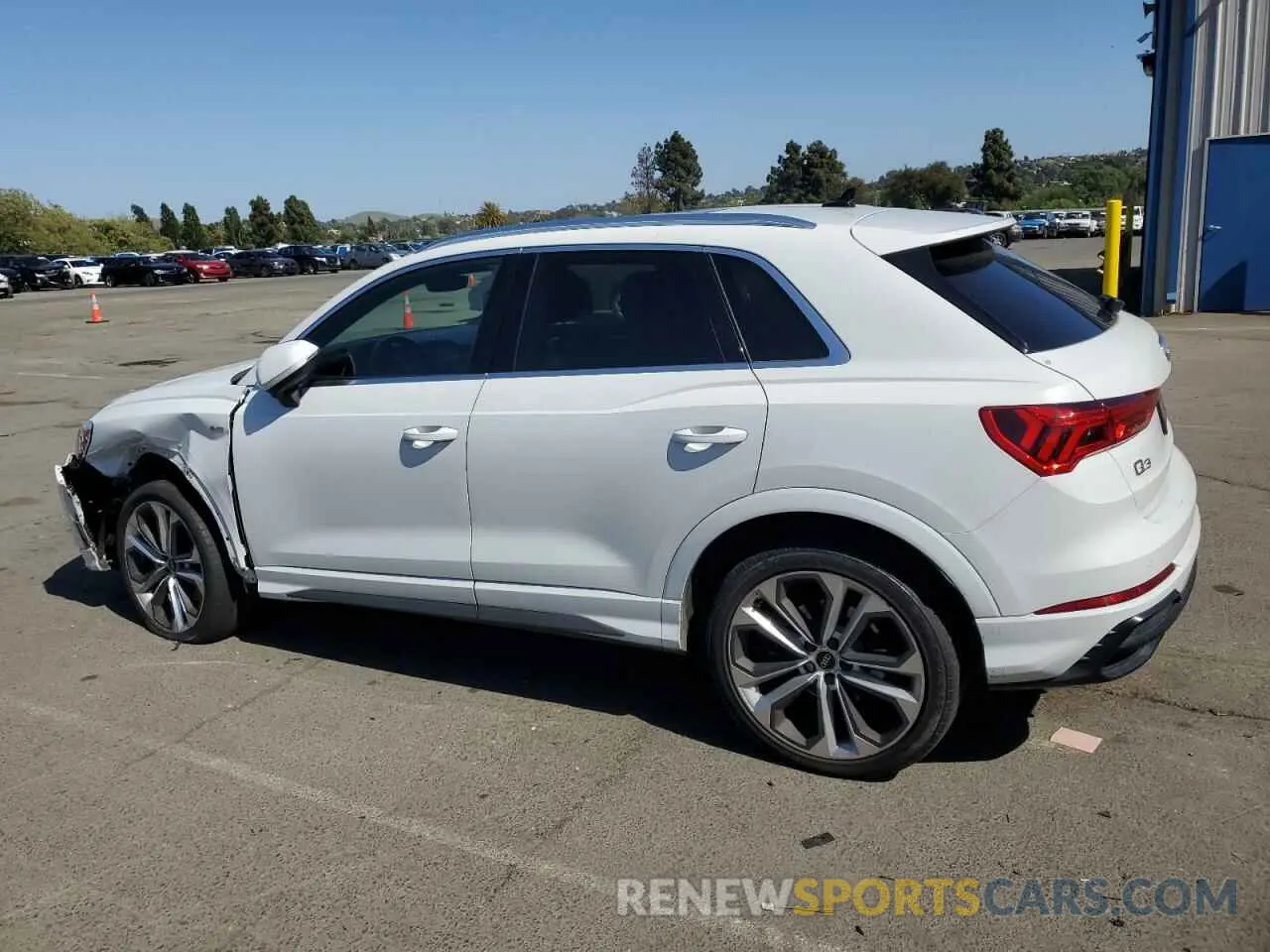 2 fotografías del automóvil dañado WA1EECF36M1129591 AUDI Q3 2021