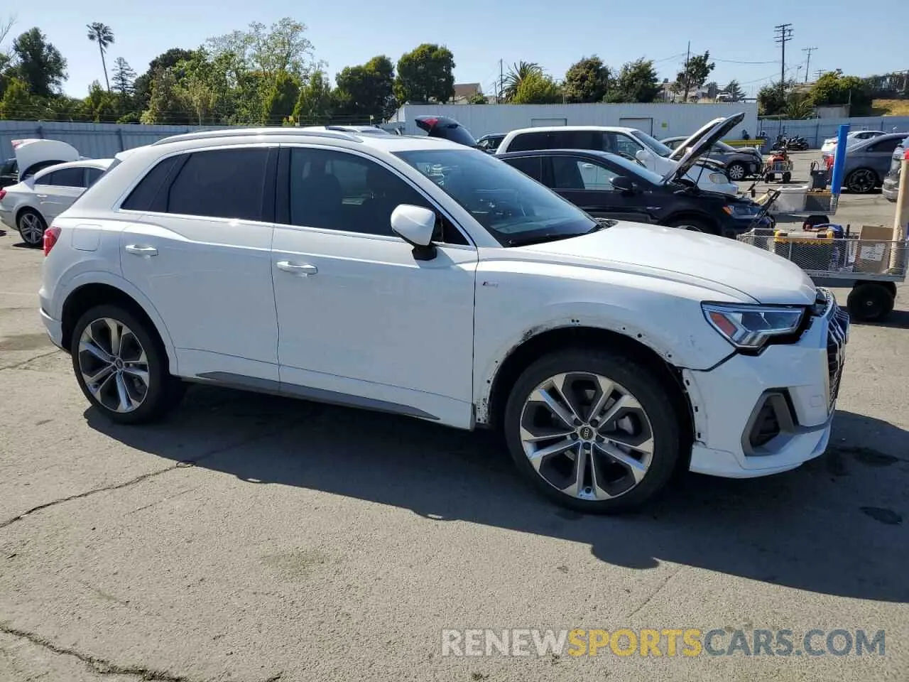 4 fotografías del automóvil dañado WA1EECF36M1129591 AUDI Q3 2021