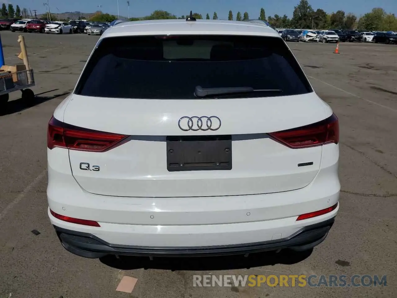 6 fotografías del automóvil dañado WA1EECF36M1129591 AUDI Q3 2021