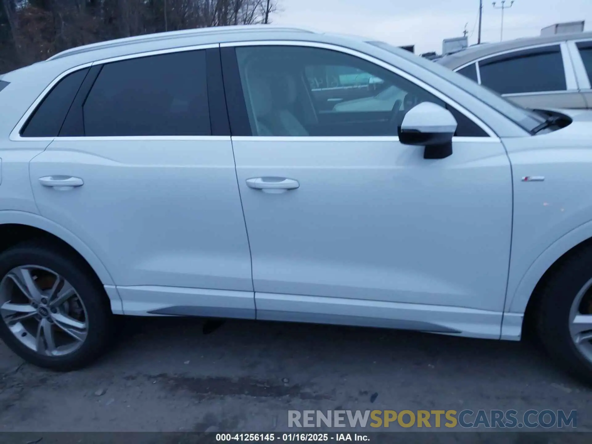 13 fotografías del automóvil dañado WA1EECF38M1016578 AUDI Q3 2021