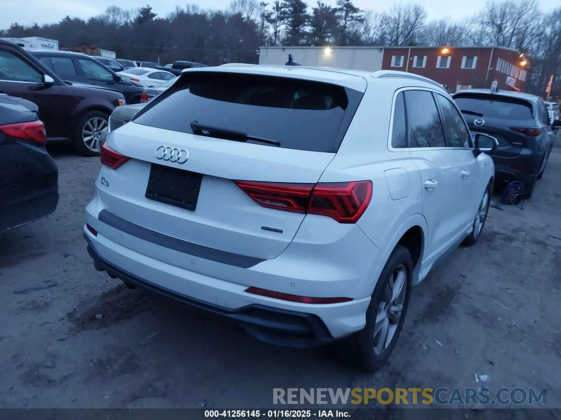 4 fotografías del automóvil dañado WA1EECF38M1016578 AUDI Q3 2021