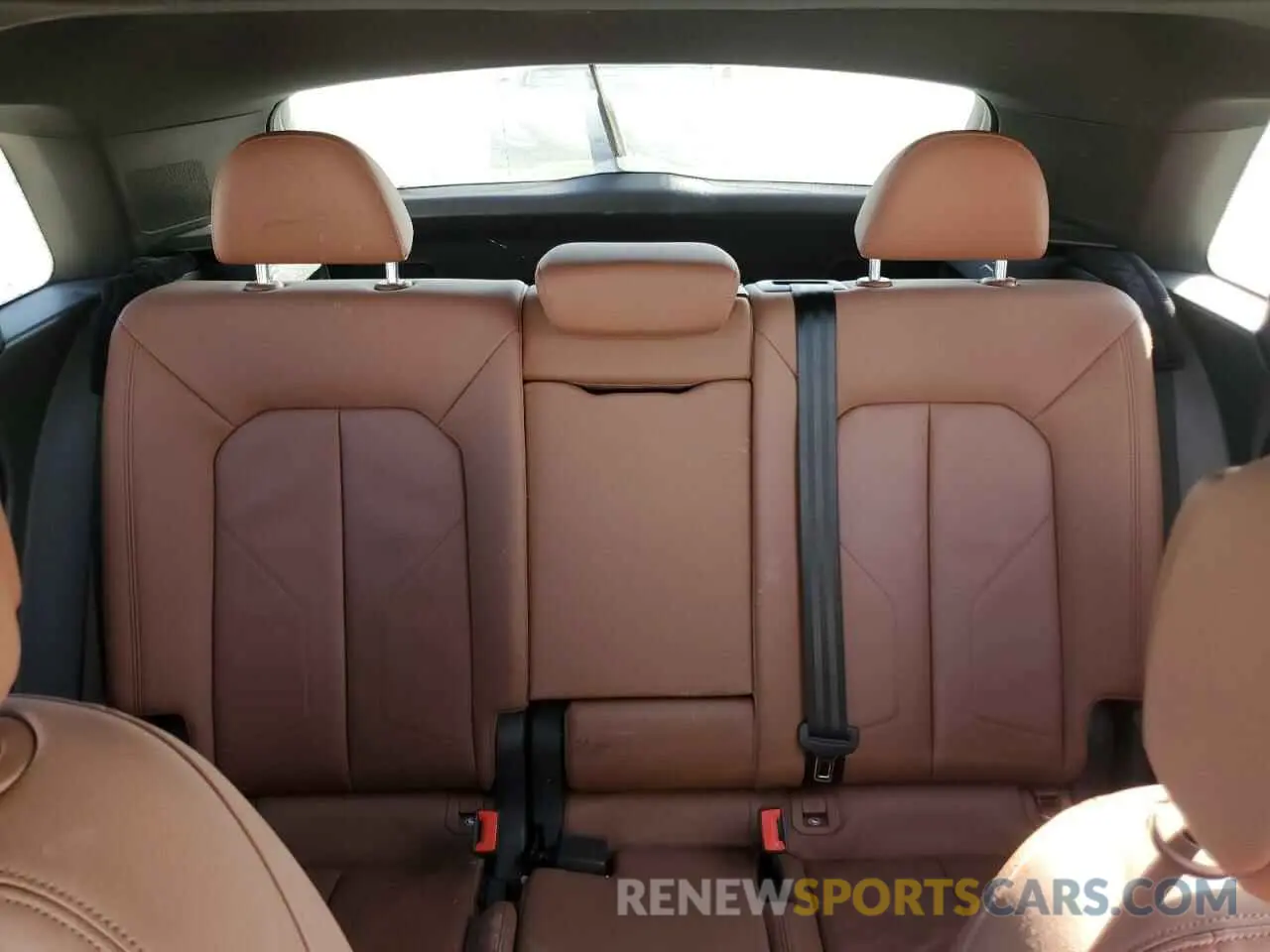 10 fotografías del automóvil dañado WA1EECF39M1048200 AUDI Q3 2021