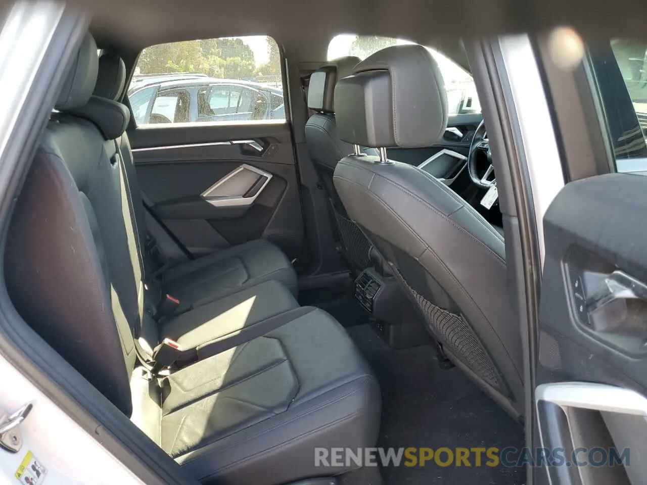 10 fotografías del automóvil dañado WA1EECF3XM1060064 AUDI Q3 2021
