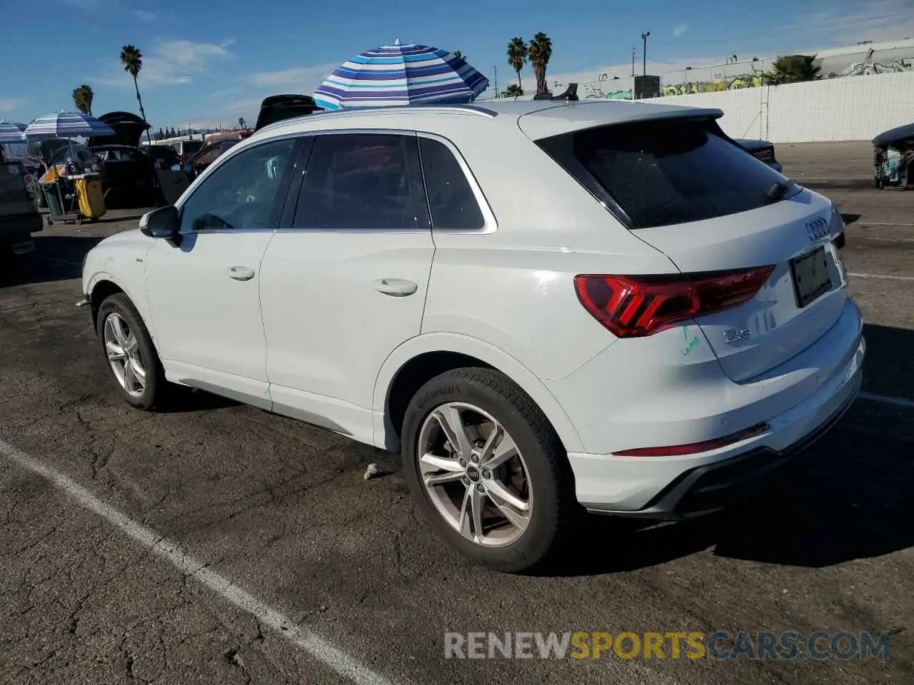 2 fotografías del automóvil dañado WA1EECF3XM1060064 AUDI Q3 2021